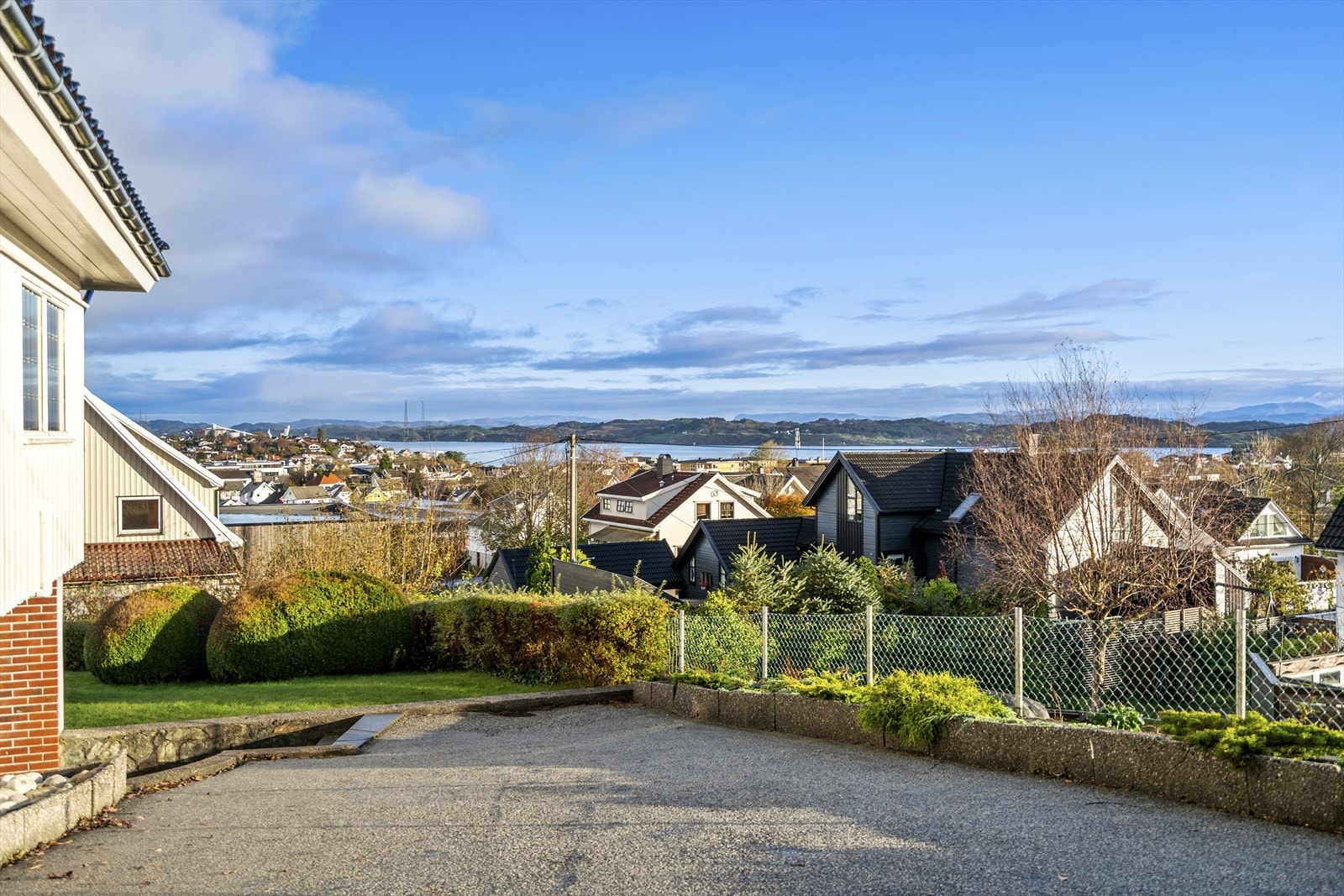 Utsikt fra gårdsrom Galleribilde