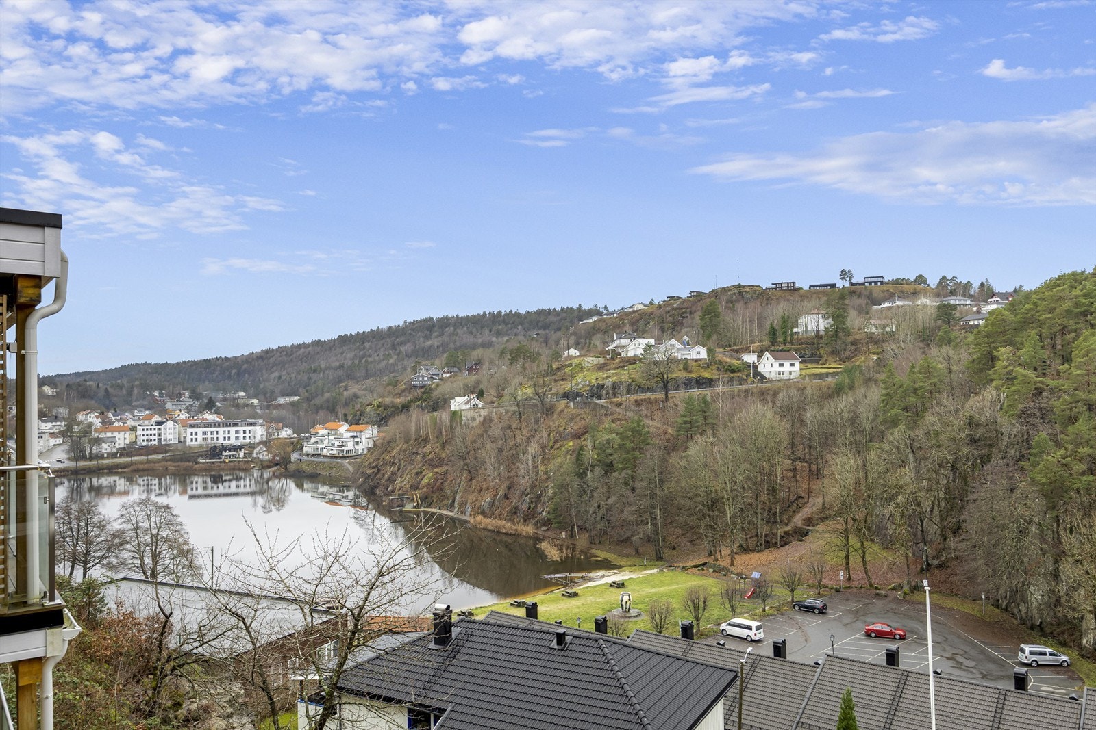 Fantastisk utsikt utover Tjenna og områdene rundt. Galleribilde