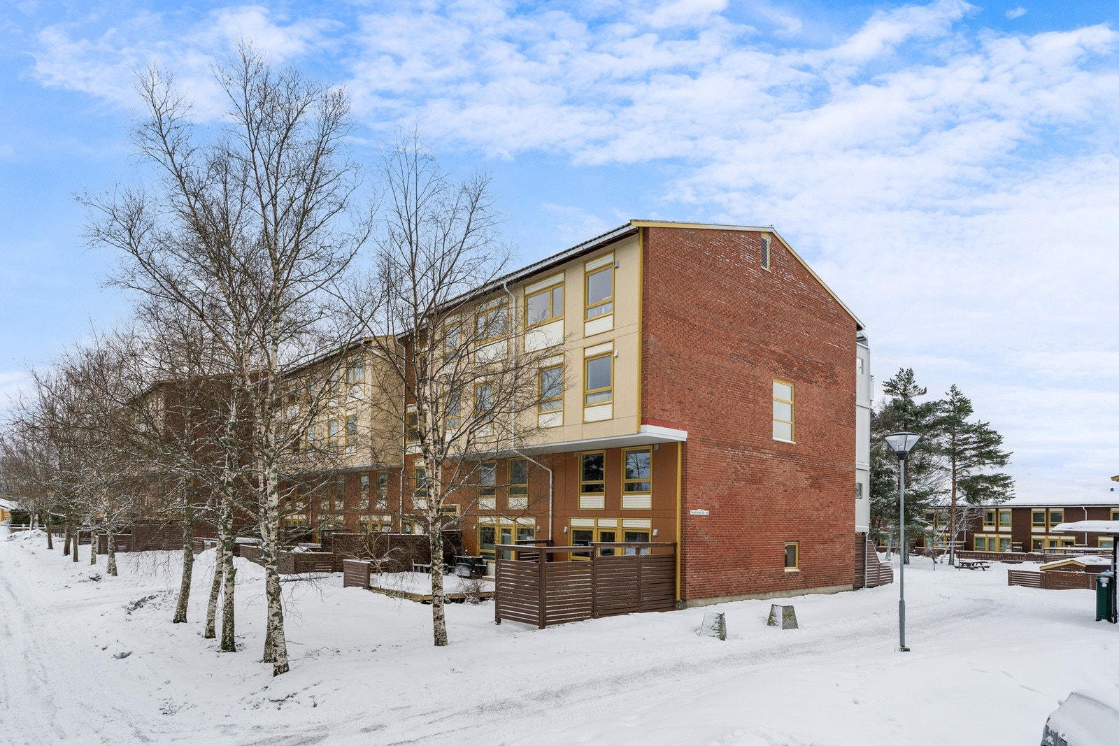 Terrasser både på framsiden og baksiden. Galleribilde