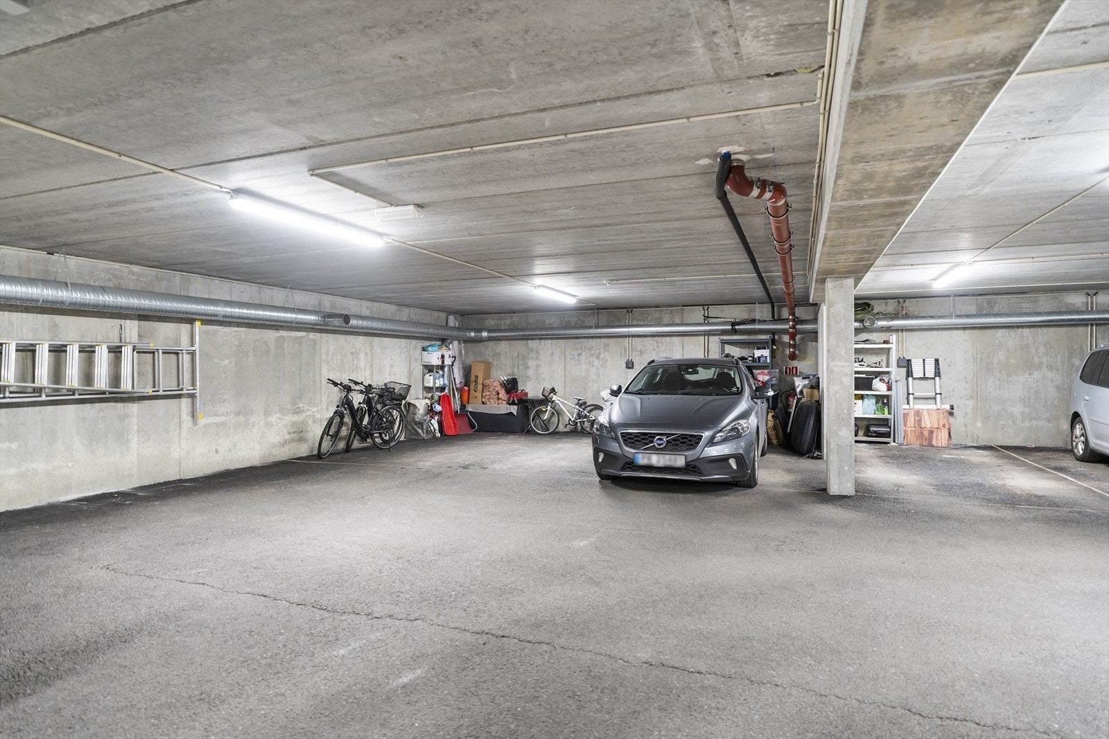 Det er 1 garasjeplass som medfølger leiligheten. Galleribilde