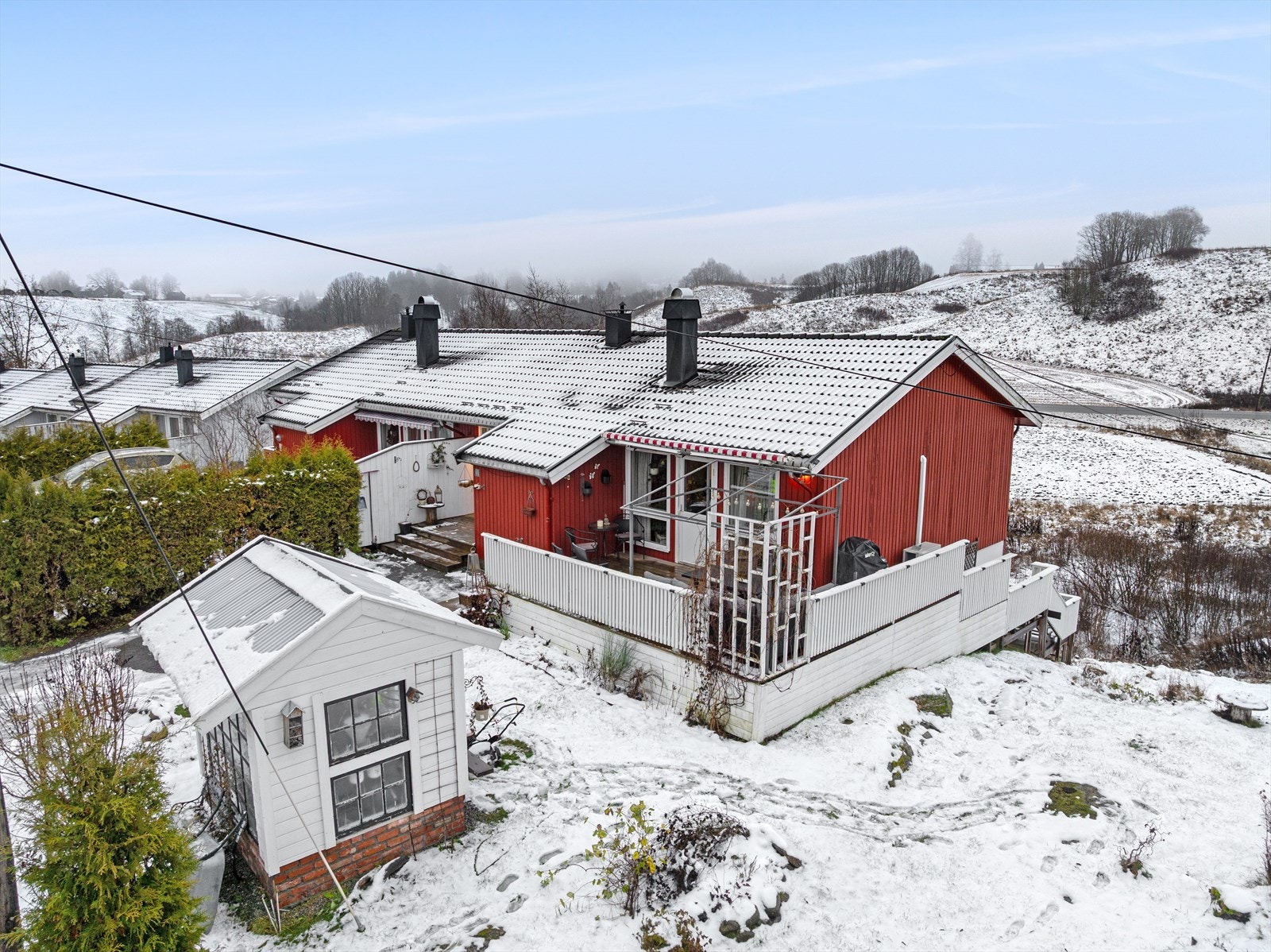 Boligen er presentert av Lars Christian Holm i EiendomsMegler 1. Galleribilde