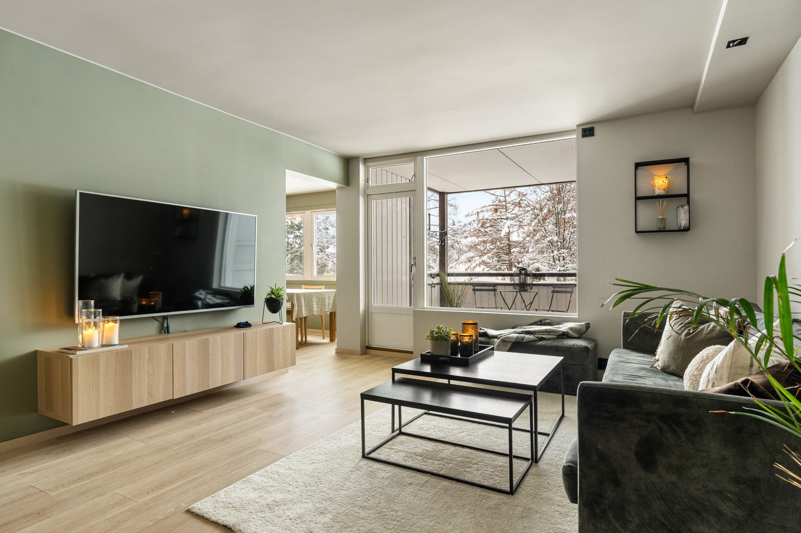 I Sigurd Jorsalfars veg 21C venter en innbydende og stilren leilighet med praktisk beliggenhet i 1. etasje. Galleribilde