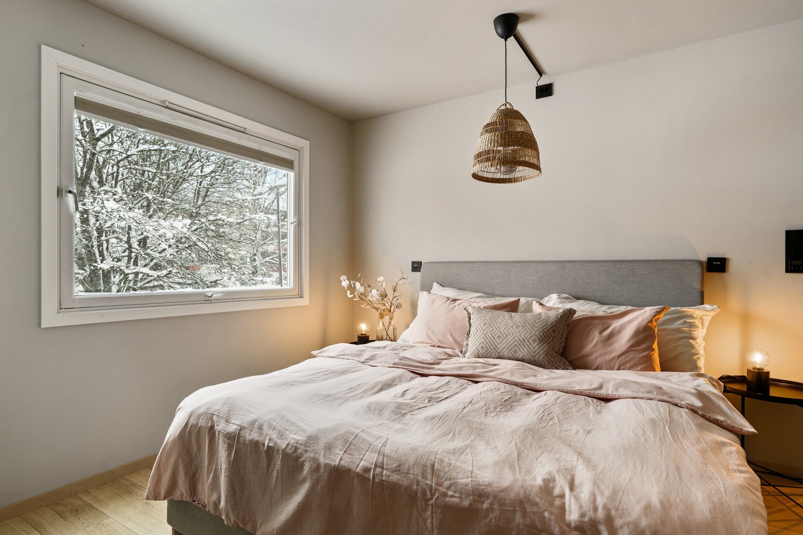 Det er to gode soverom i leiligheten, oppmålt til 8 kvm og 10,5 kvm. Galleribilde