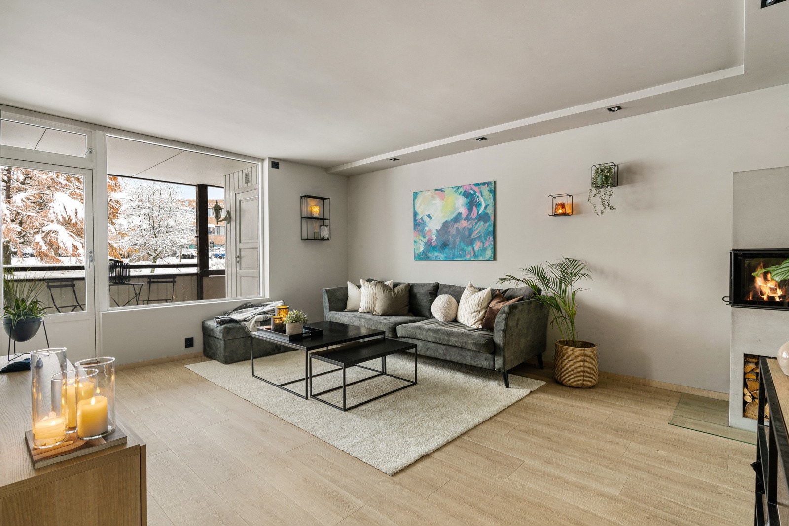 I tillegg er det lagt et nydelig 1-stavs gulv med varmefolie i alle rom, som sørger for jevn og behagelig temperatur året rundt. Galleribilde