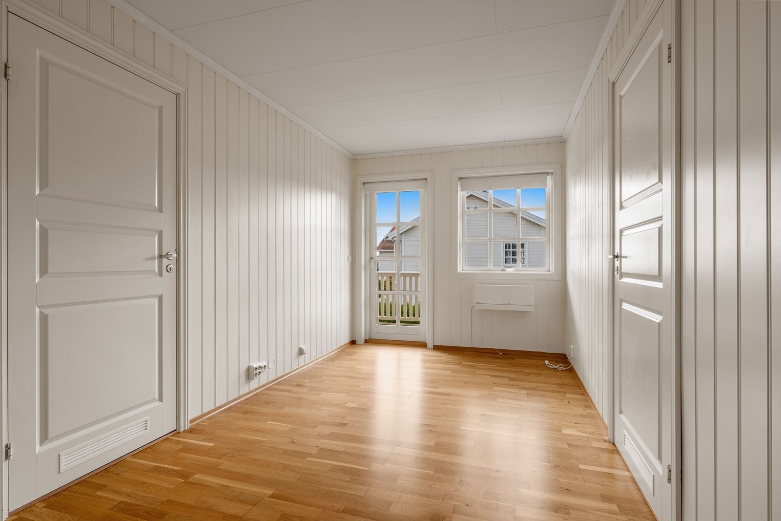 Stue - det er montert varmepumpe /mini ventilasjonsanlegg i begge etasjer Galleribilde