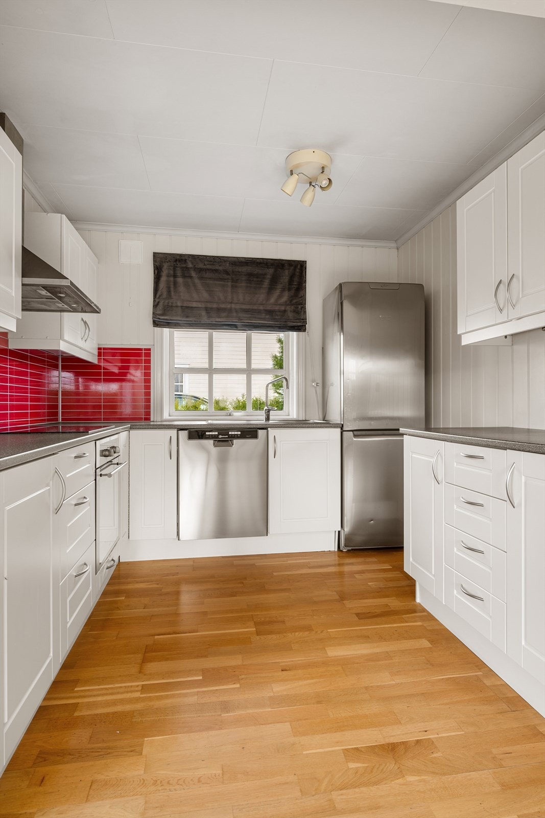 Bra med skapplass på kjøkkenet Galleribilde