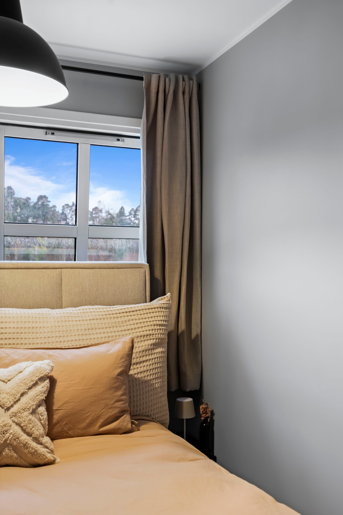 God plass til ekstra stor dobbeltseng. Galleribilde