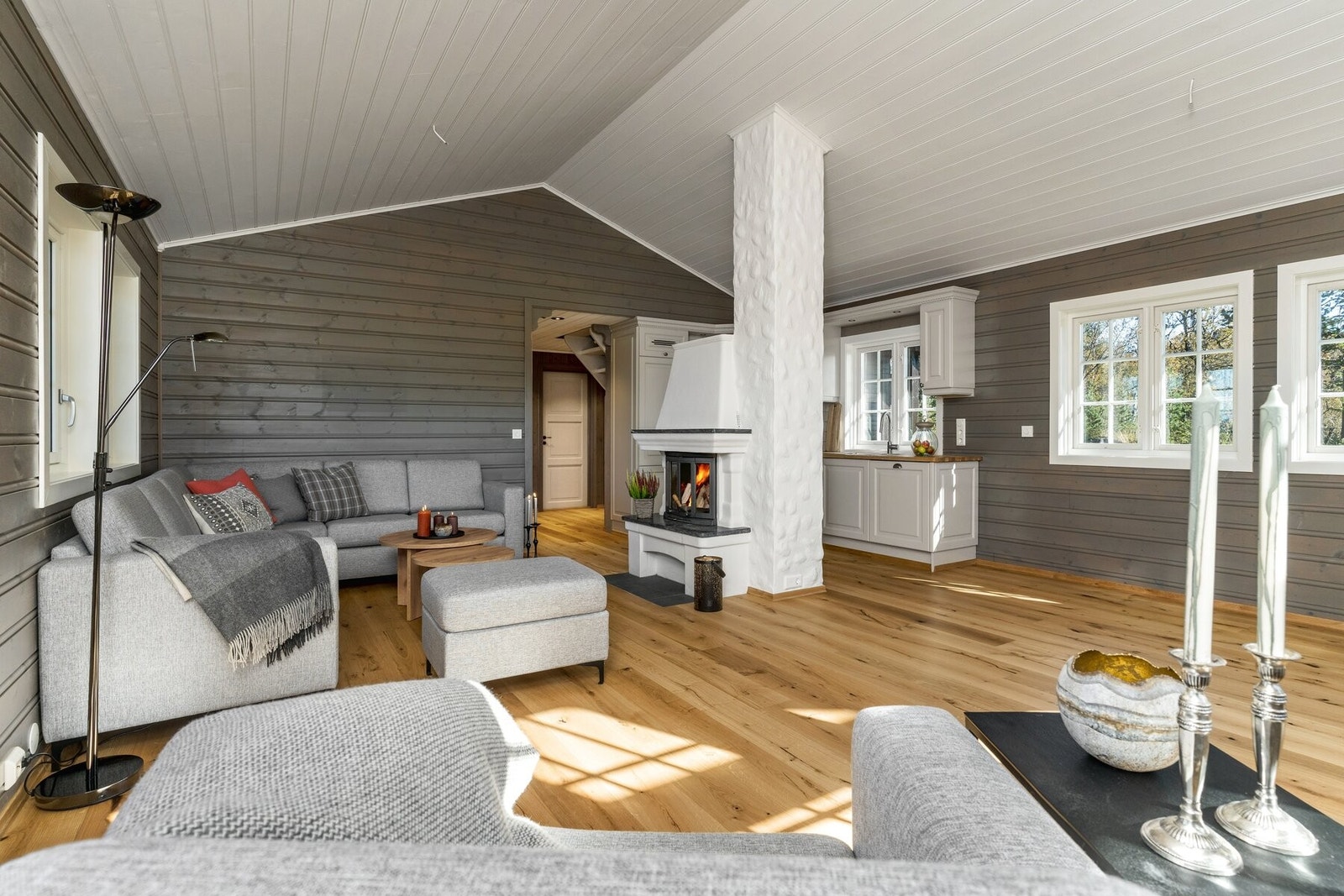 God plass til både sofagruppe og spisebord. Galleribilde