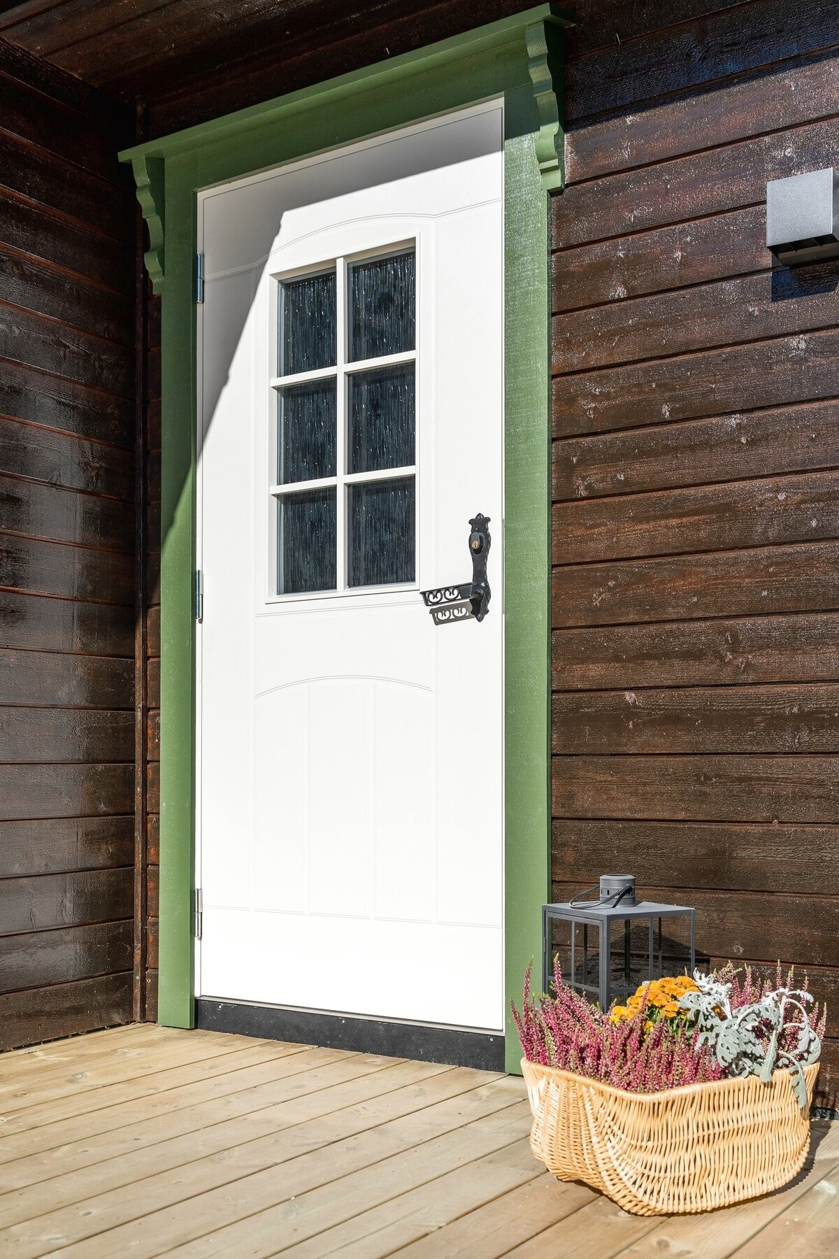 Ny ytterdør og nytt terrassegulv 2025. Galleribilde