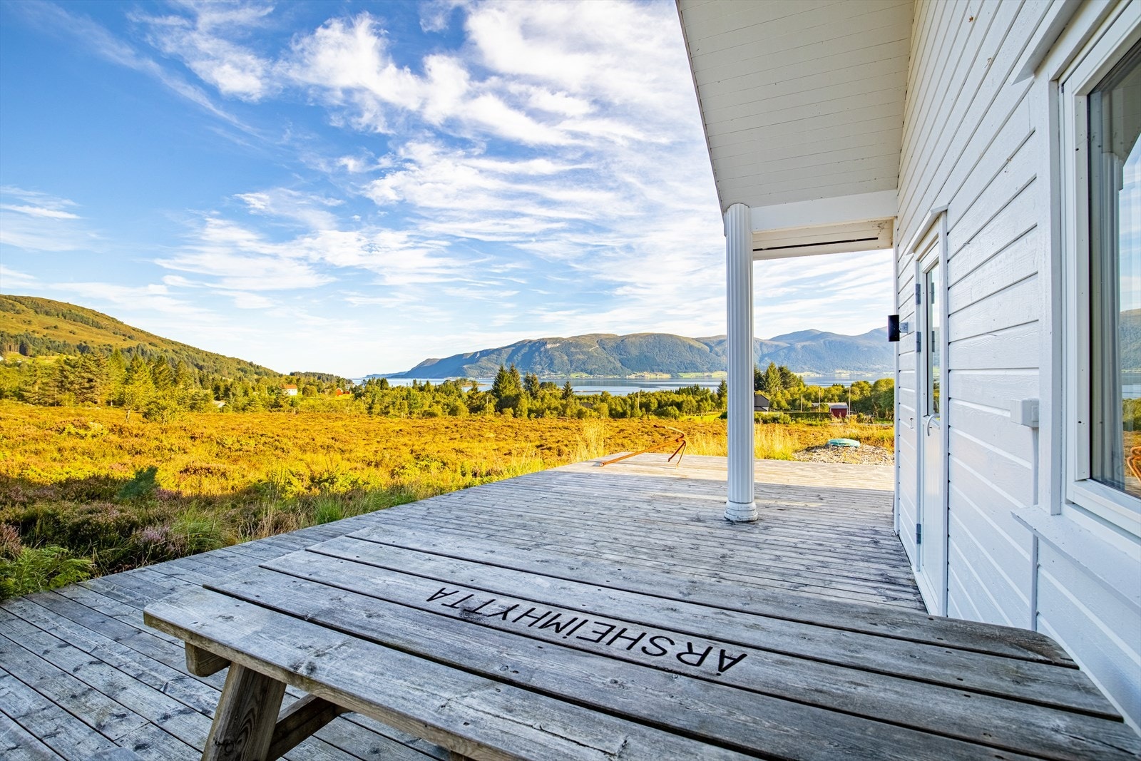 Her kan du nyte rolige morgener på terrassen Galleribilde