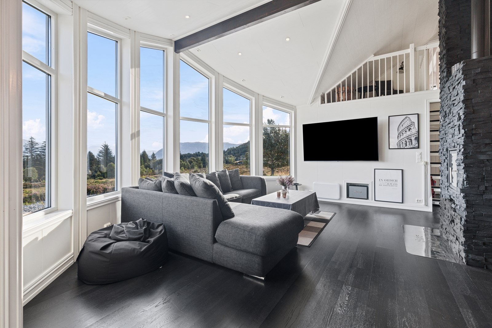 Stue med fantastisk utsikt Galleribilde