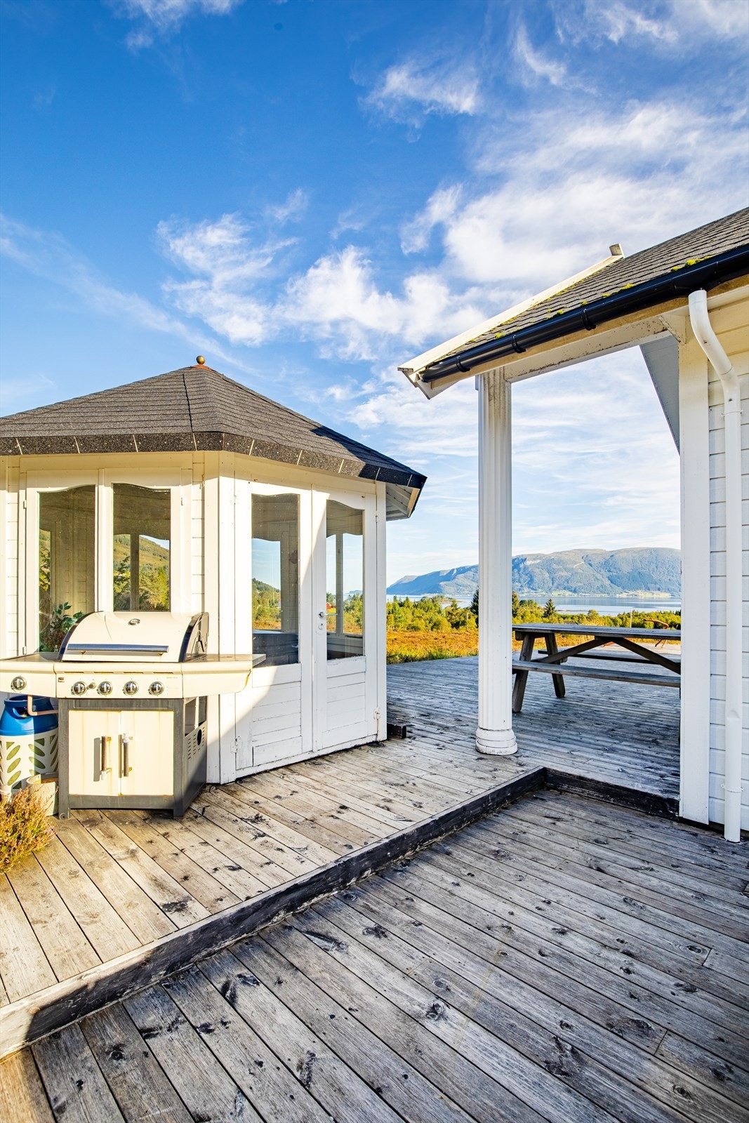 Utebod med jacuzzi Galleribilde