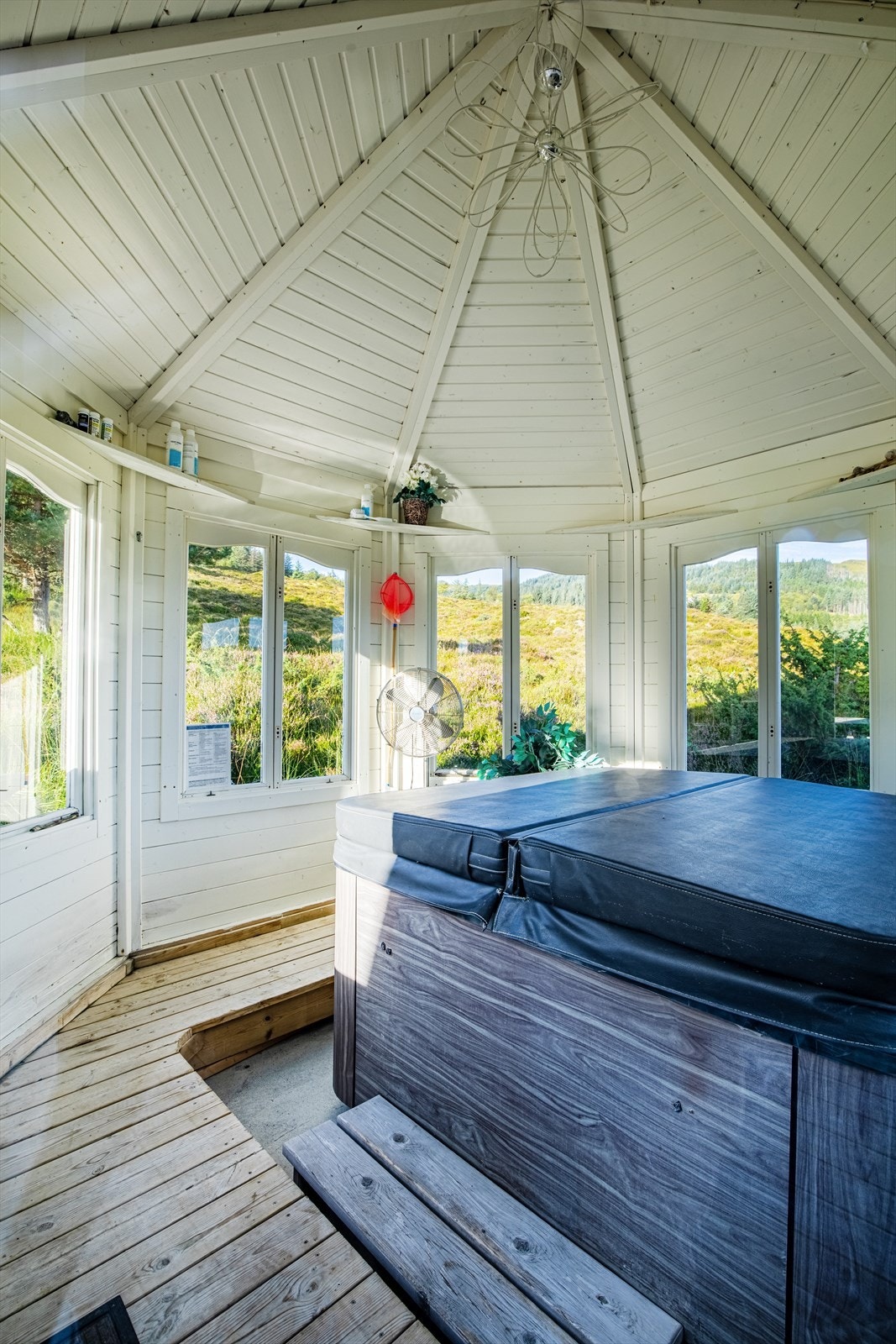 Her kan man ta seg et bad uten innsyn, i all slags vær Galleribilde