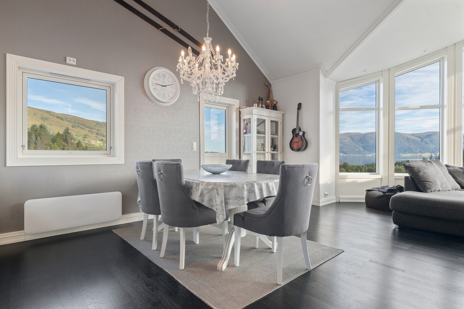 Flott spisestue Galleribilde