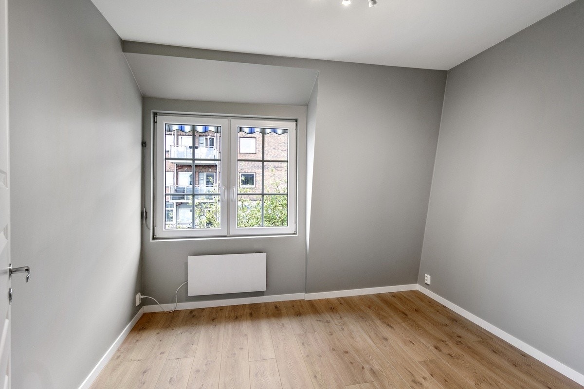 Soverommene er av god størrelse og har plass til 120 seng med møblering Galleribilde