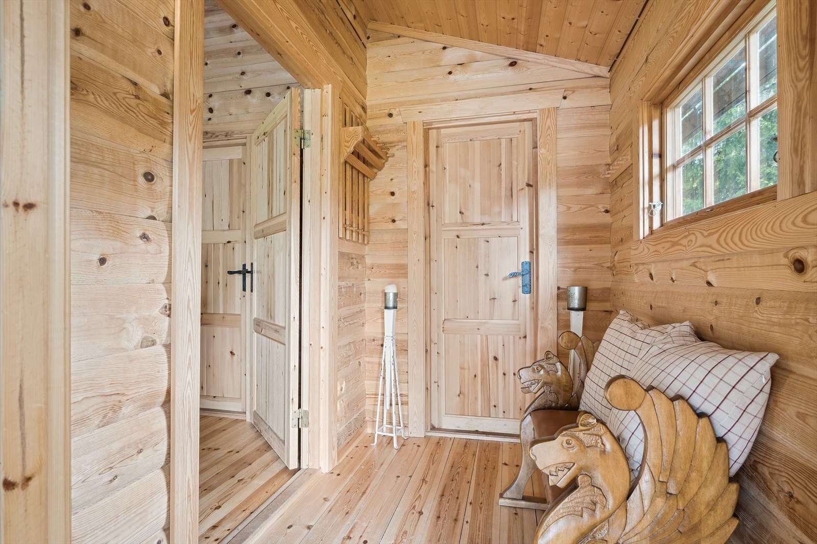 Velkommen inn til hyggelig hyttevisning i Vegglifjellvegen 283. Galleribilde