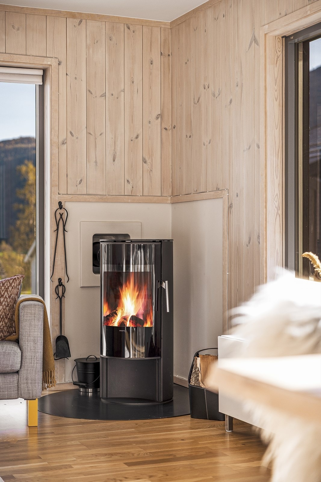 Peisovnen tilfører både varme og lun atmosfære Galleribilde