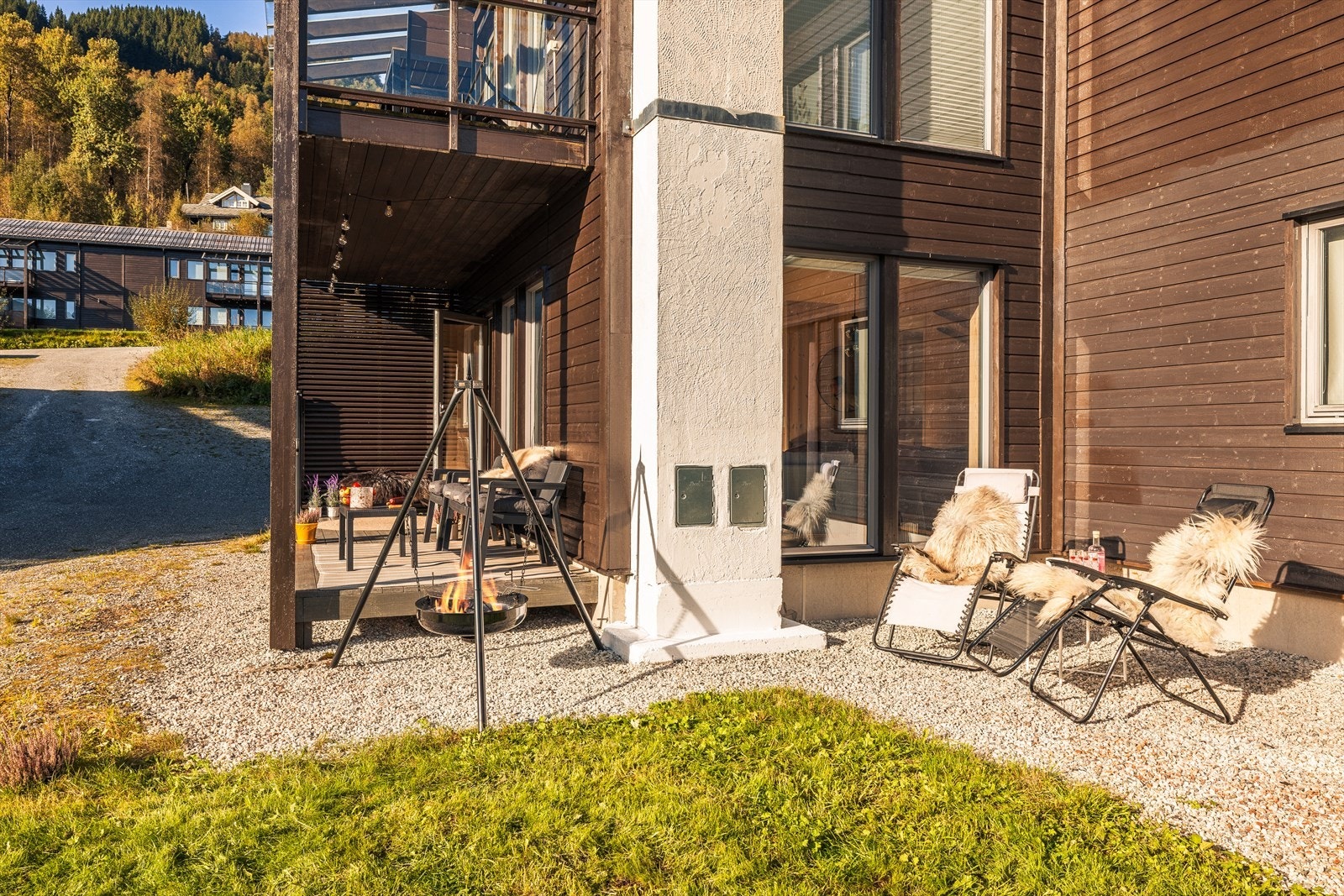 Skjermet uteområde med ettermiddag- og kveldssol Galleribilde