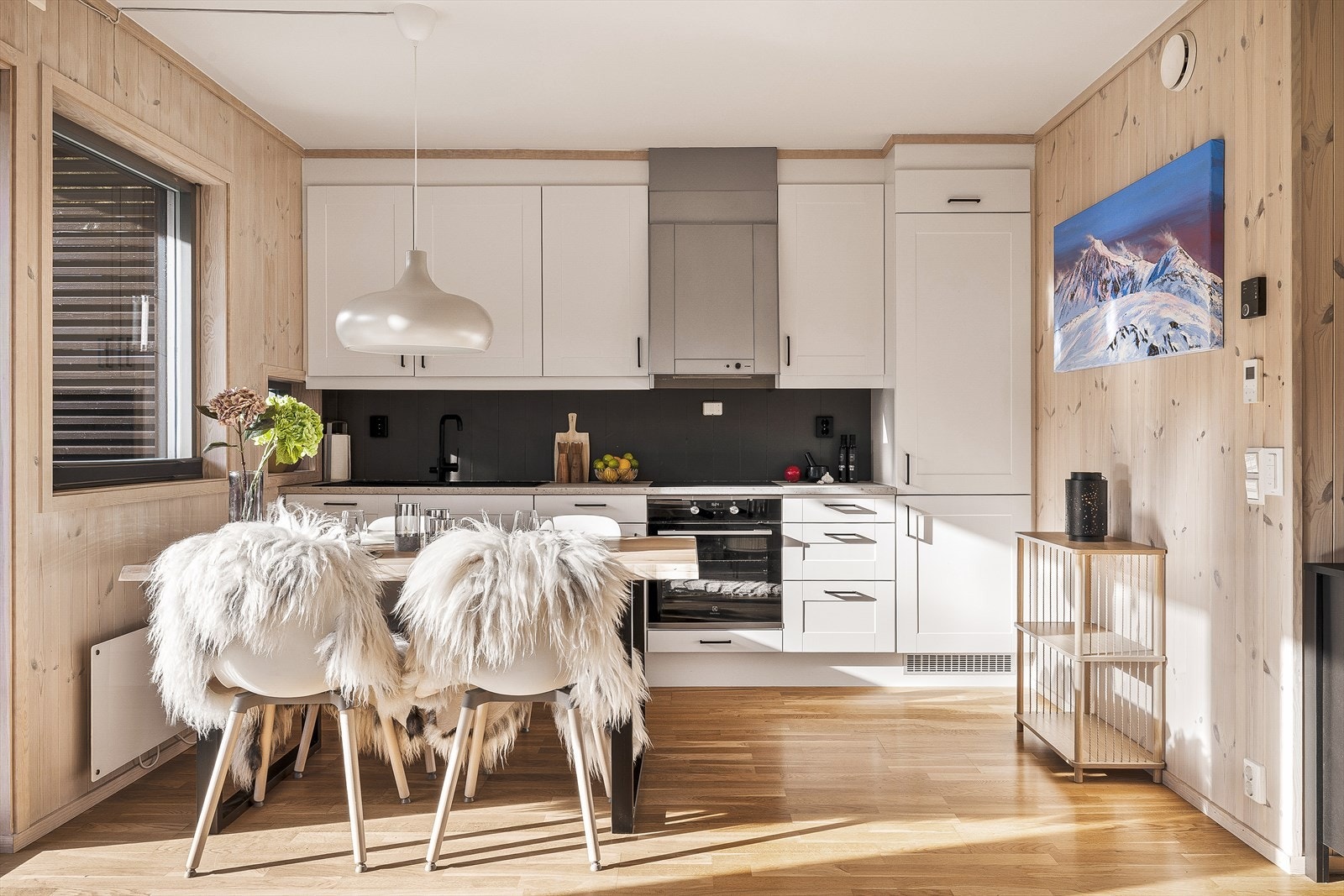 Praktisk kjøkken oppgradert i 2025 Galleribilde