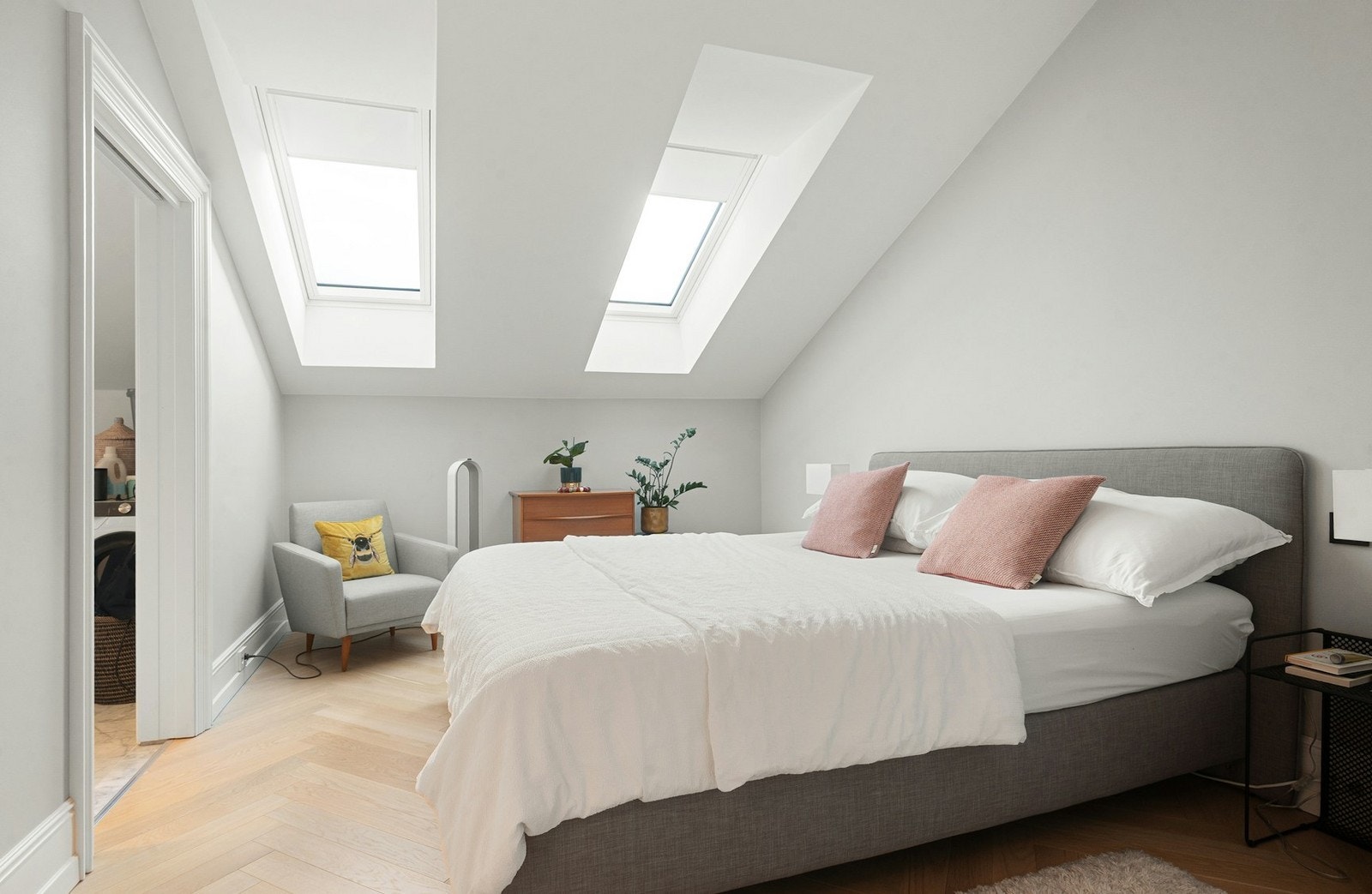 Hovedsoverom med inngang bad Galleribilde