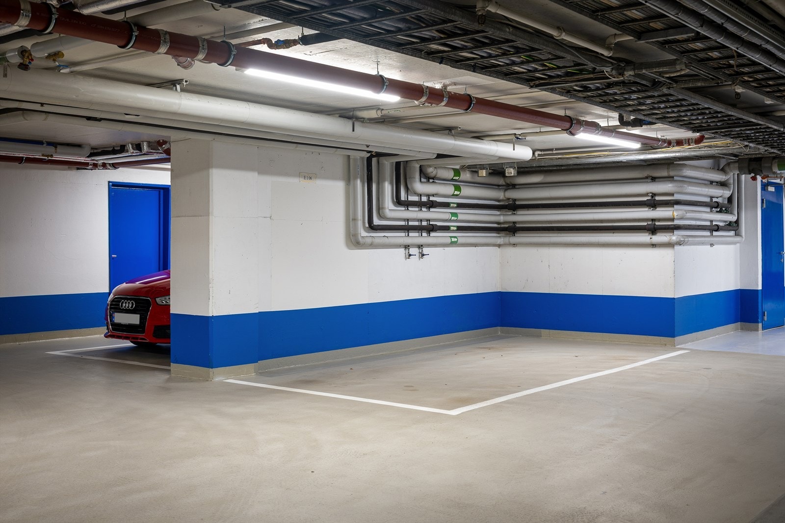 Leiligheten disponerer en garasjeplass. Galleribilde