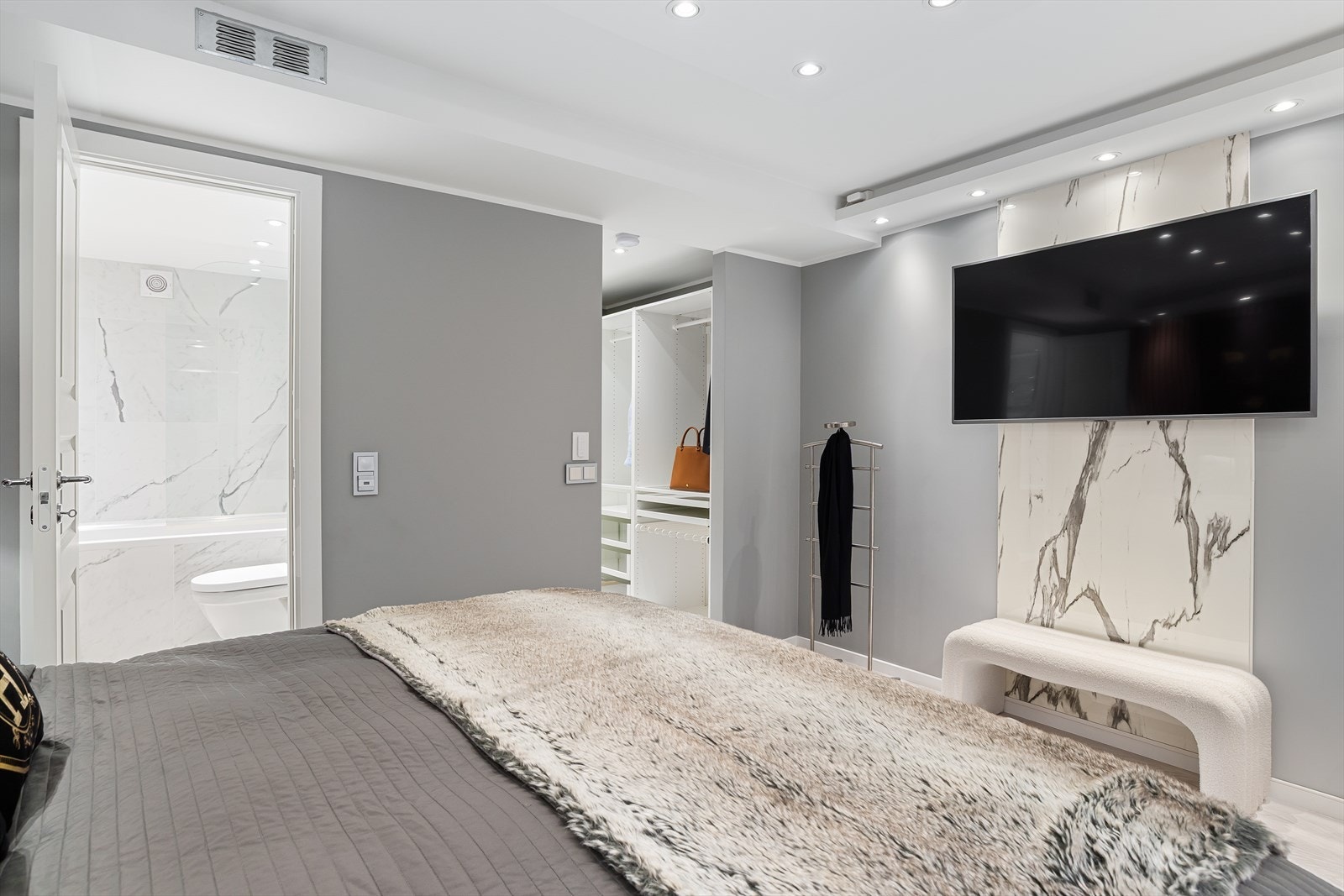 Den private sonen er godt adskilt fra leilighetens sosiale områder. Galleribilde