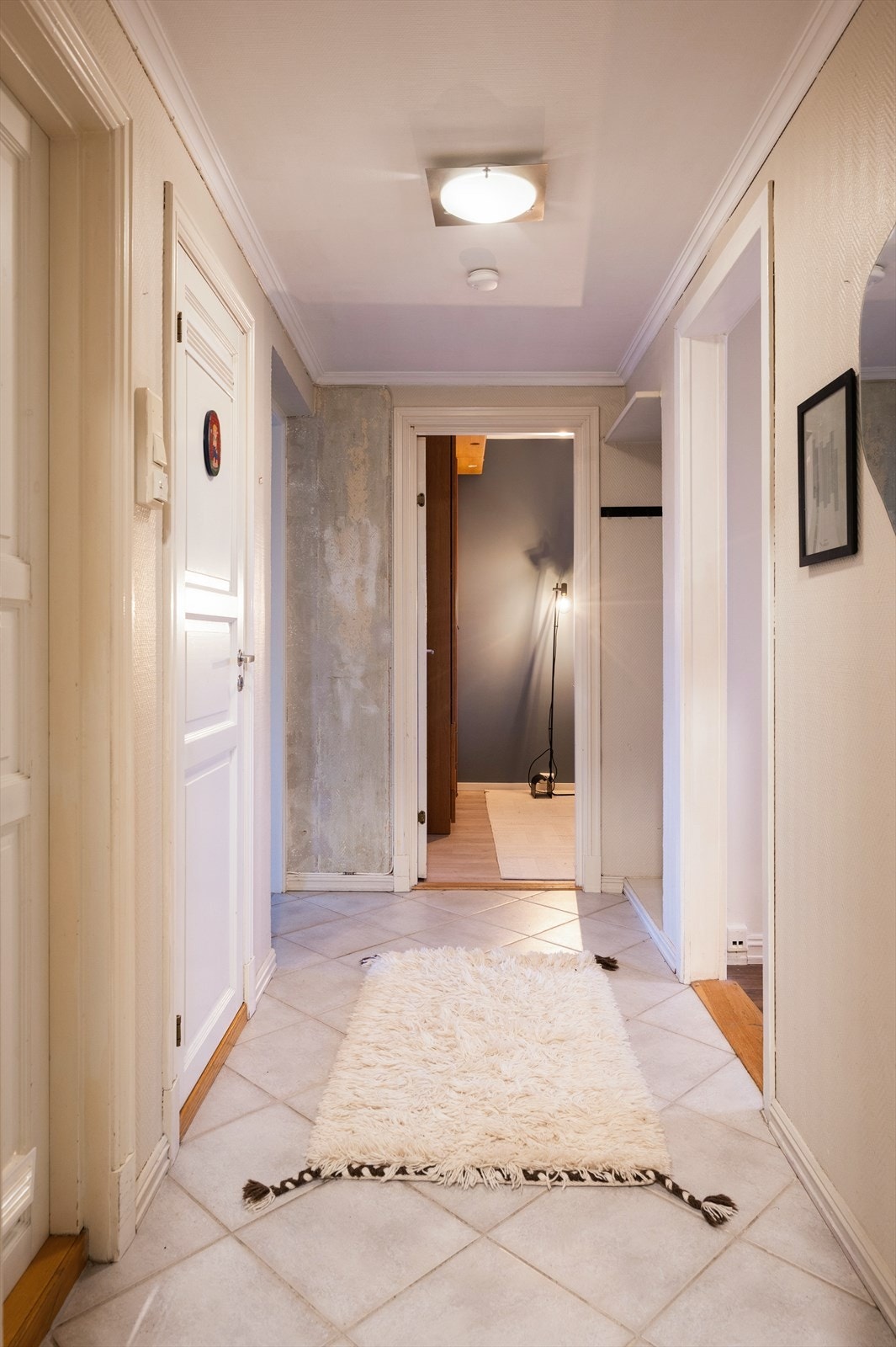 Mellomgang. Galleribilde