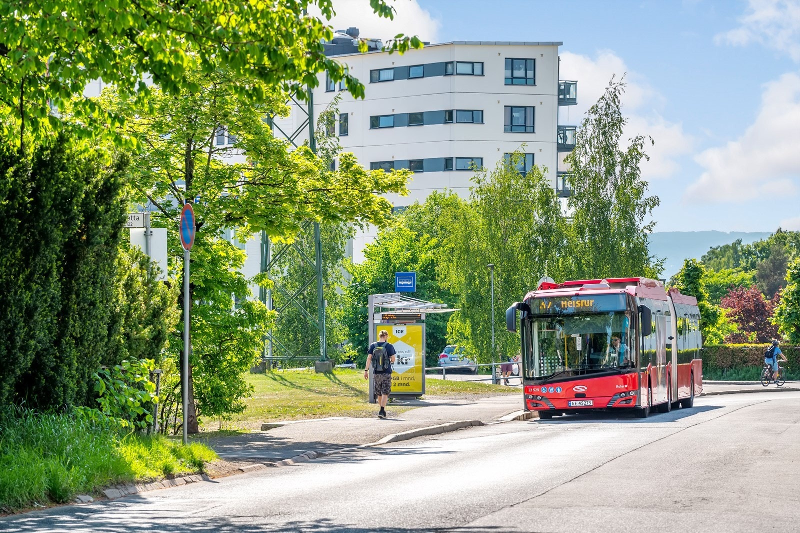 Kort vei til gode kollektivforbindelser med buss fra Etterstad, og både buss og t-bane fra Helsfyr. Galleribilde