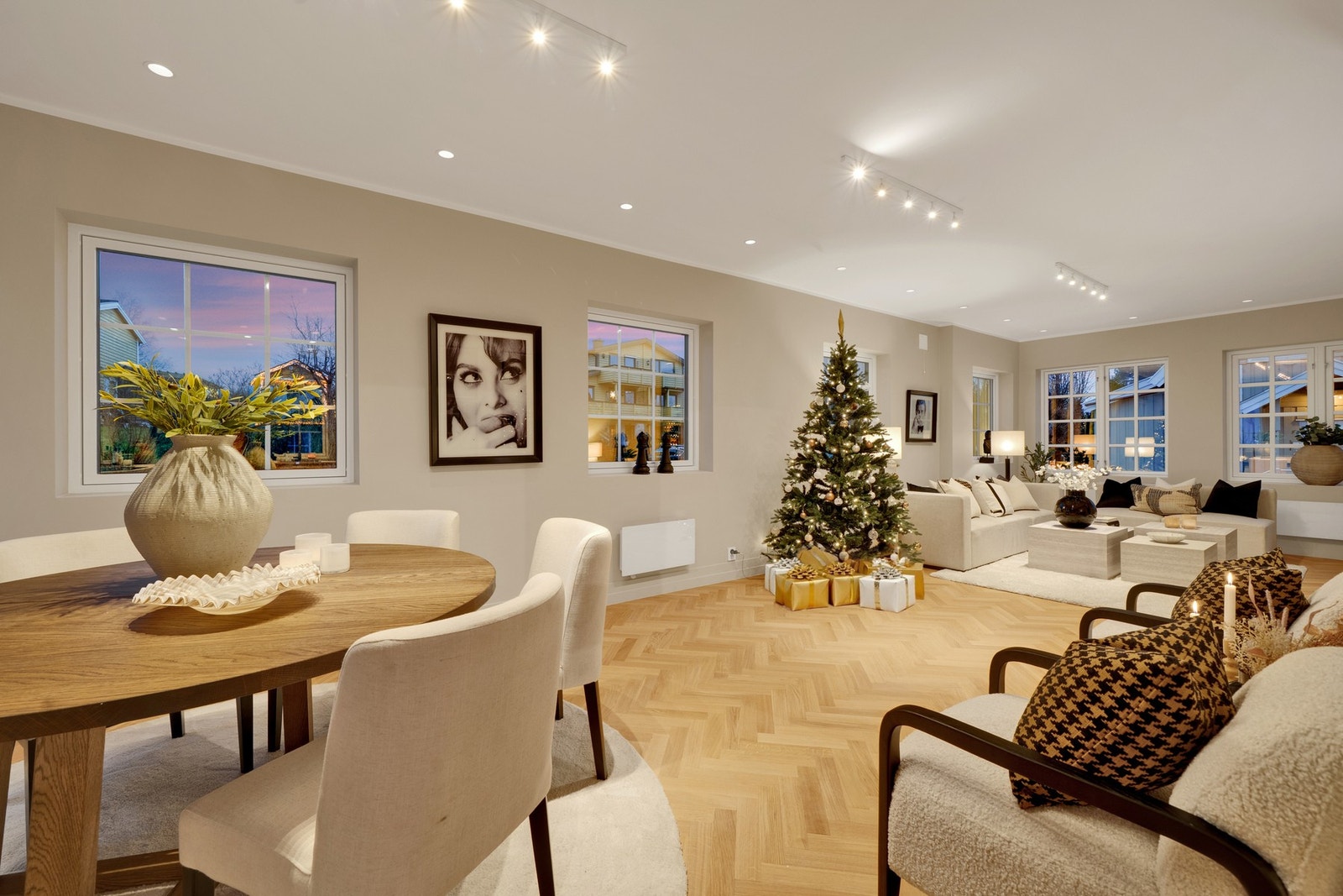 Det er godt med takbelysning på kveldstid. Galleribilde