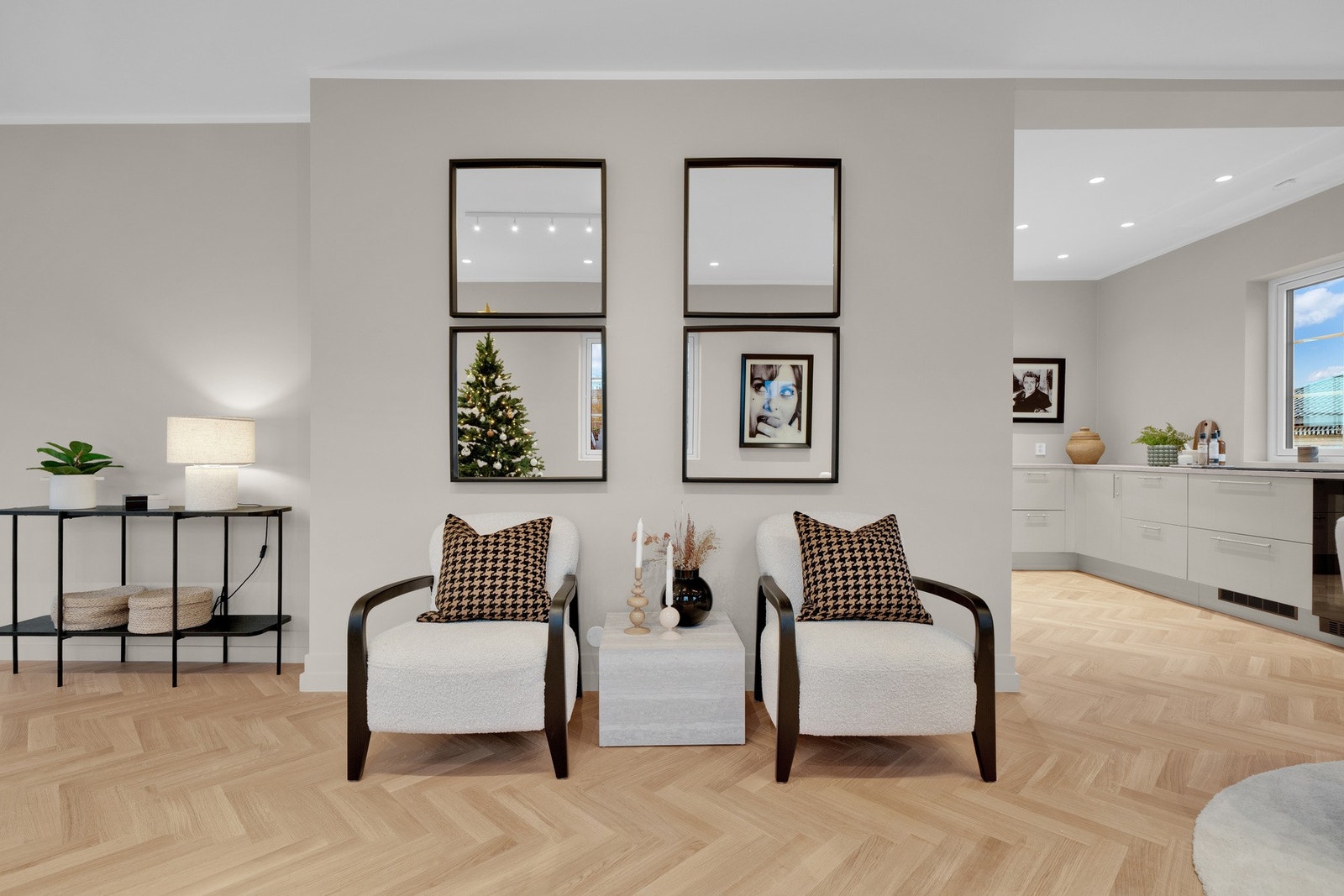 Hovedetasjen har mange gode soner for innredning. Galleribilde