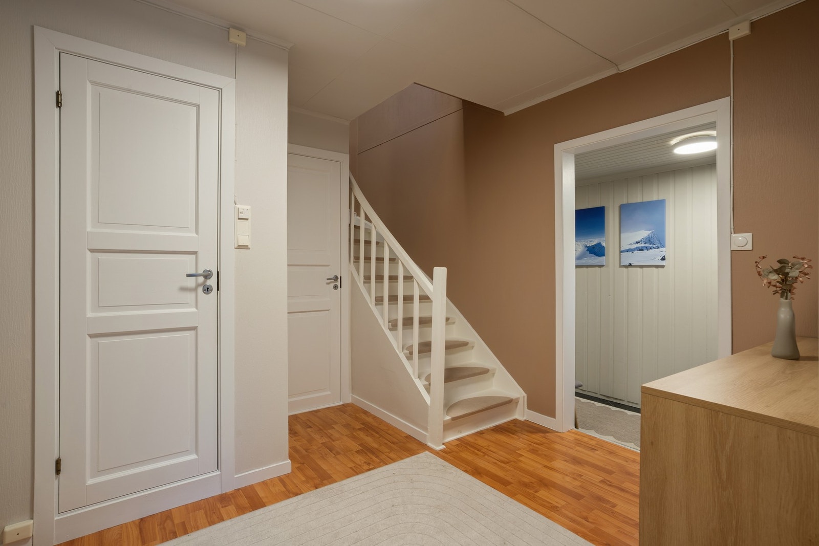 I denne etasjen er det både 3 soverom og bad/wc Galleribilde