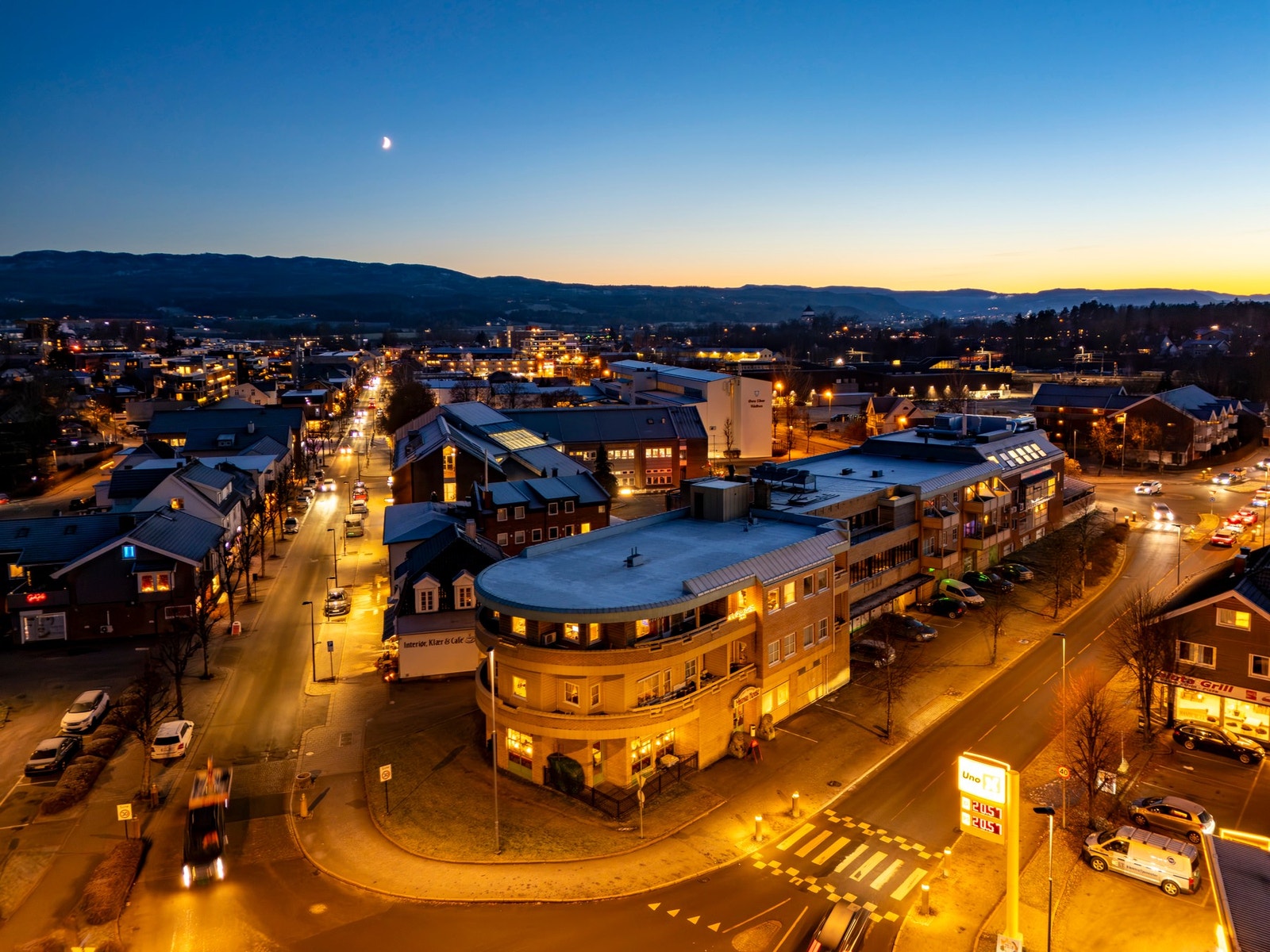Leiligheten har en svært attraktiv beliggenhet midt i et veletablert boligområde i Hokksund Galleribilde