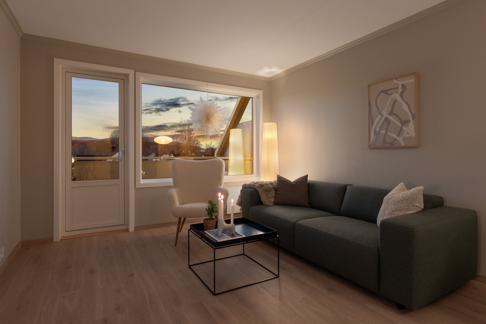 Leilighetens interne beliggenhet gjør at utsiktforholdene er gode. Galleribilde