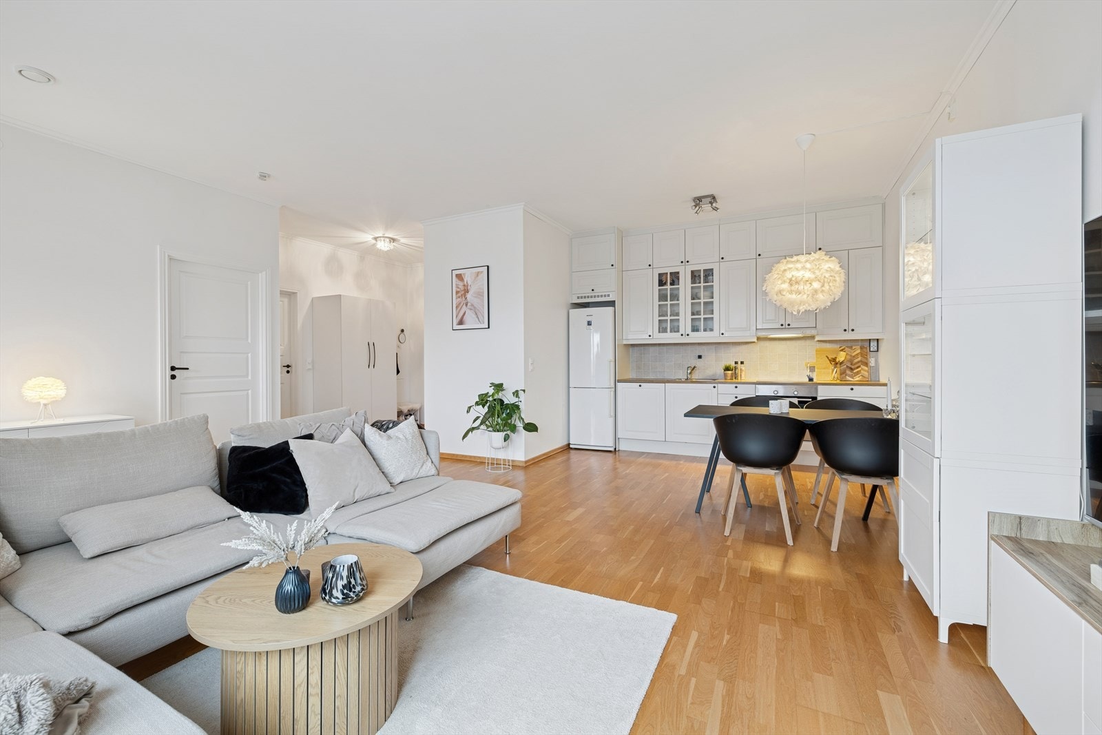 Leiligheten har god takhøyde. Galleribilde