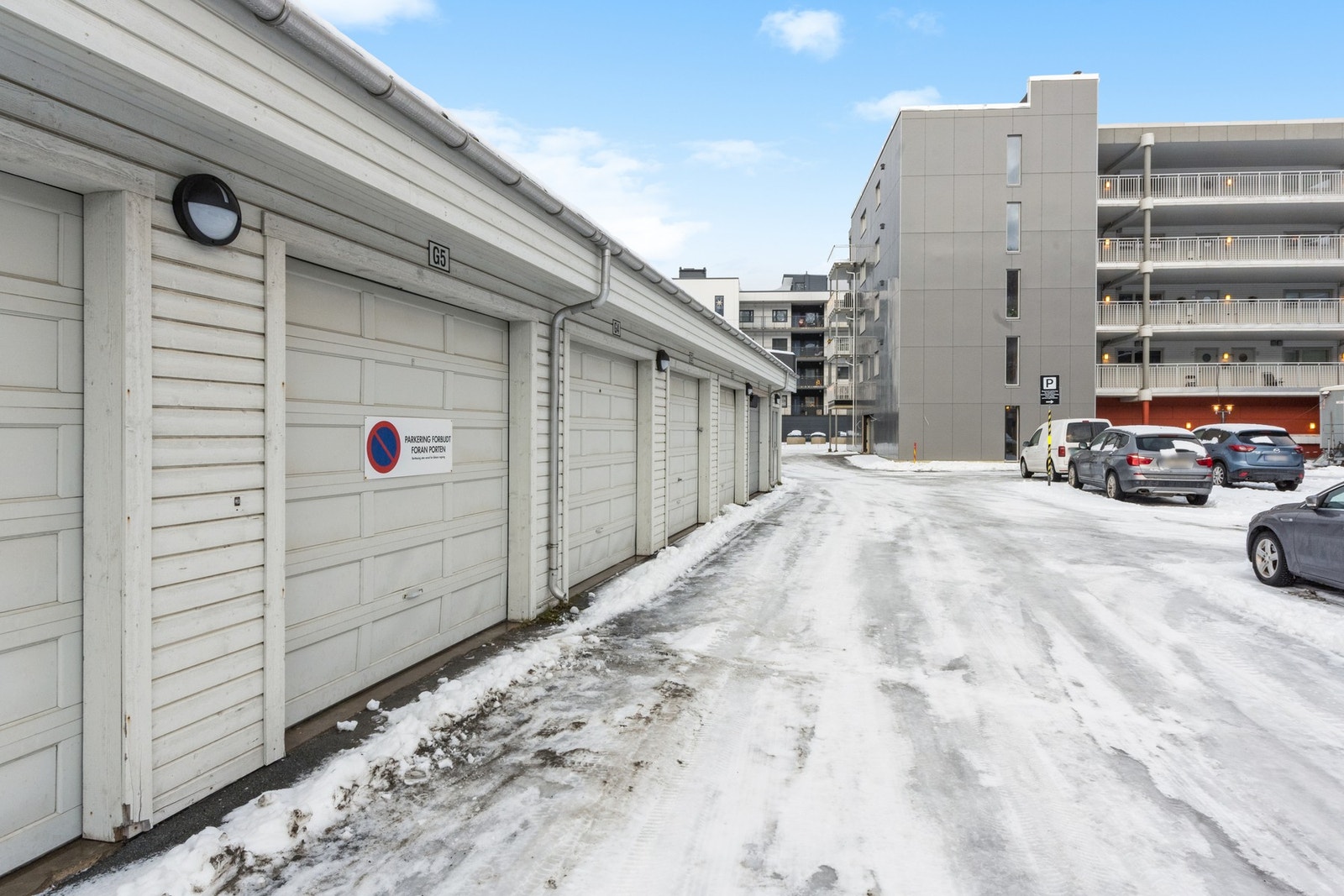 Det følger med garasje i rekke. Galleribilde