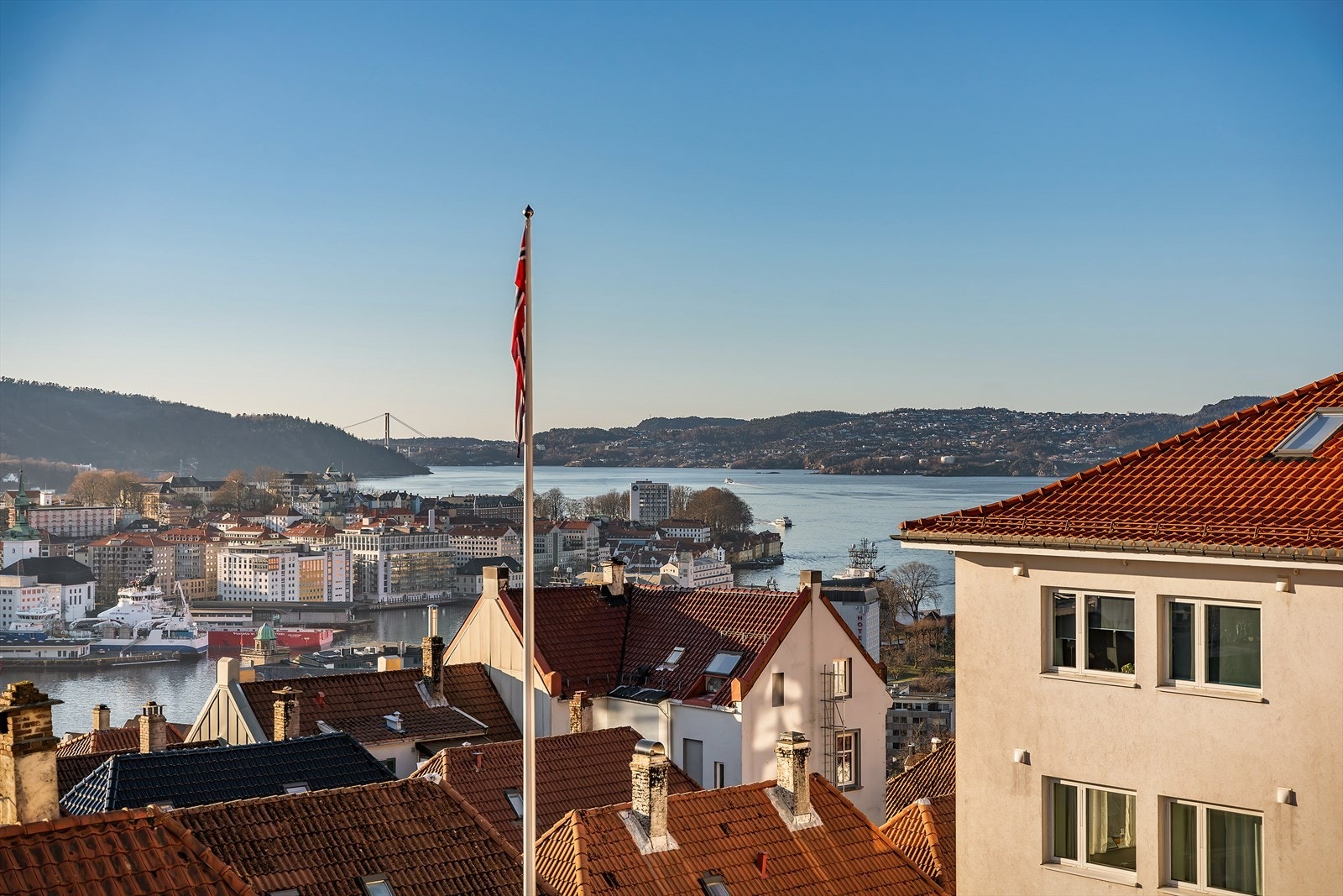 Her ser du ut over hele Bergen by! Galleribilde