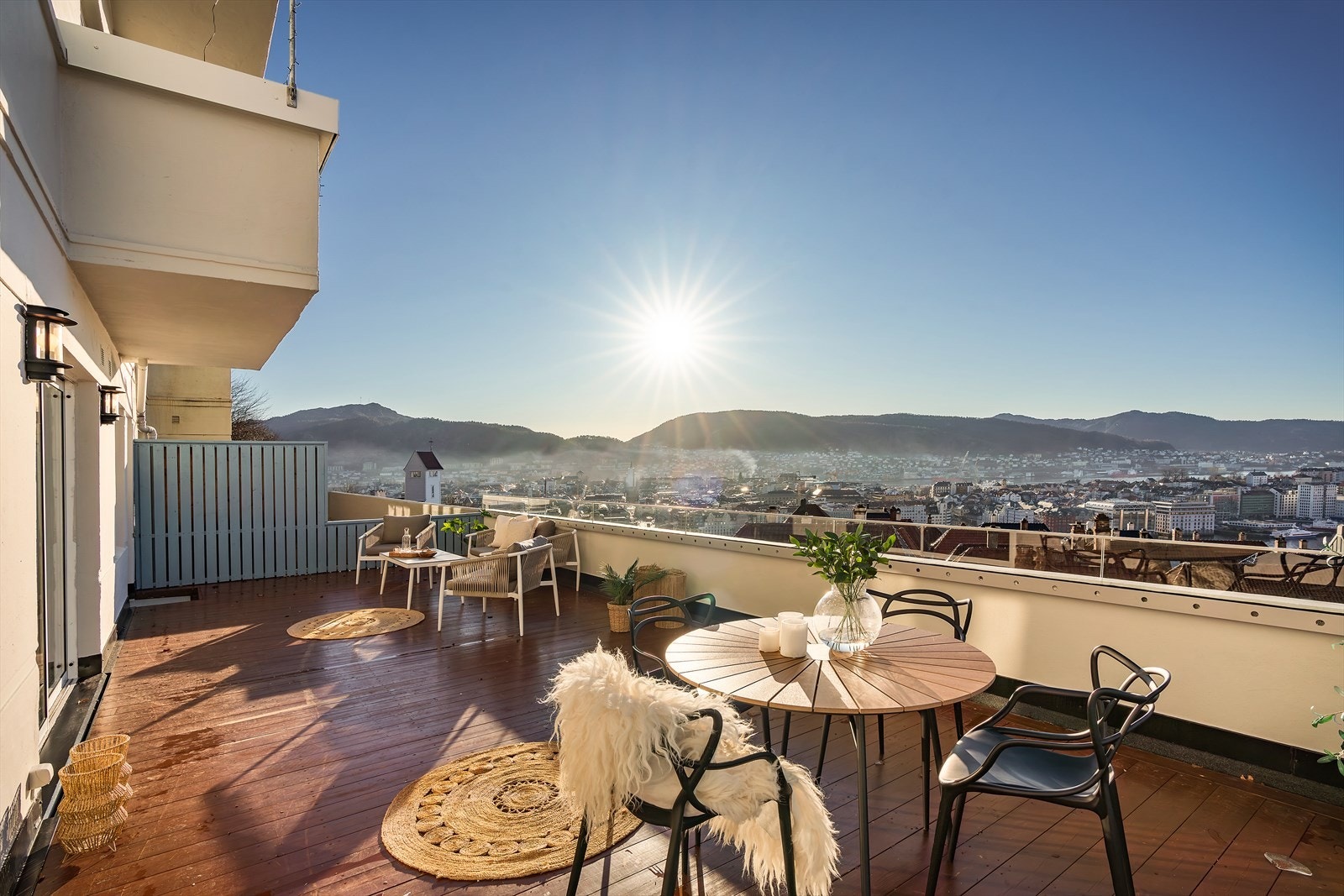 Stor og herlig vestvendt terrasse på 41,3 kvm Galleribilde