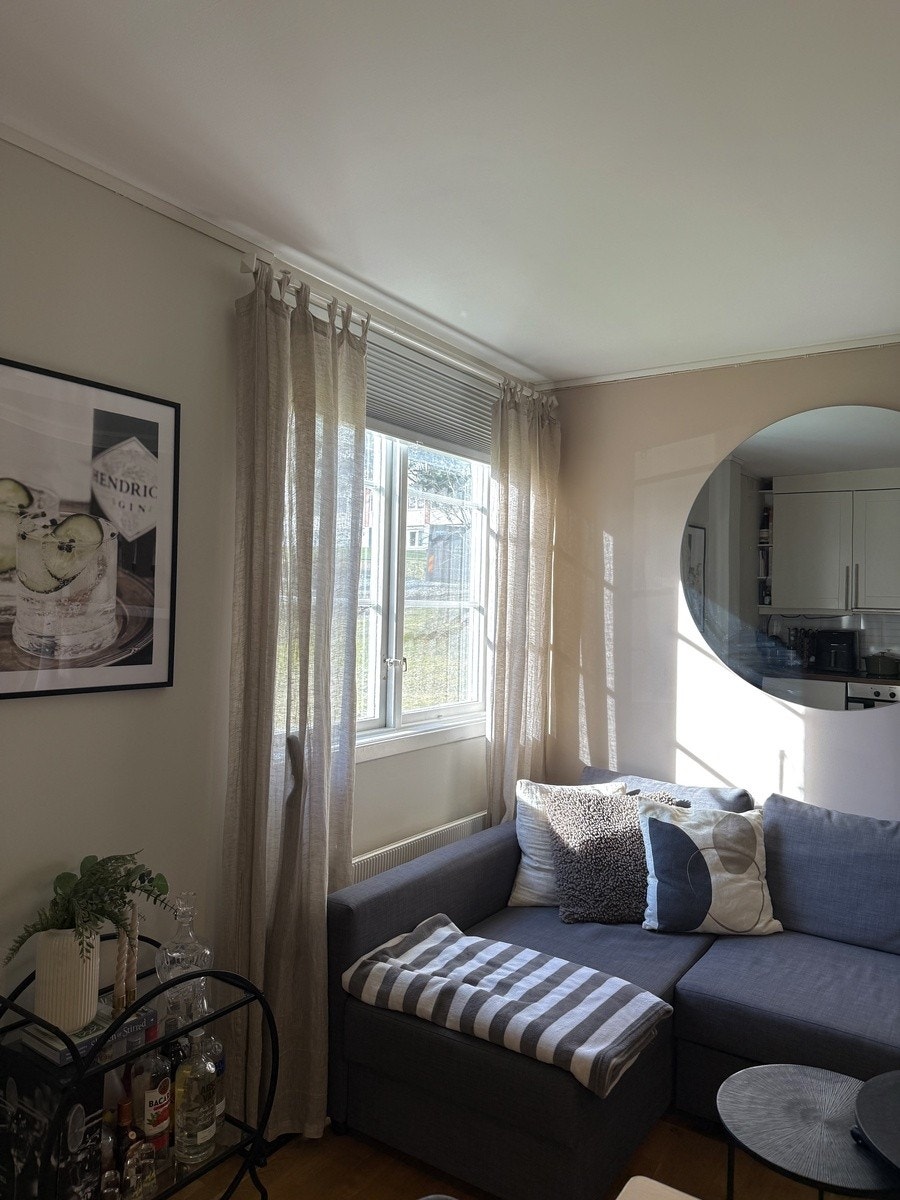 Store vinduer som slipper inn mye lys Galleribilde