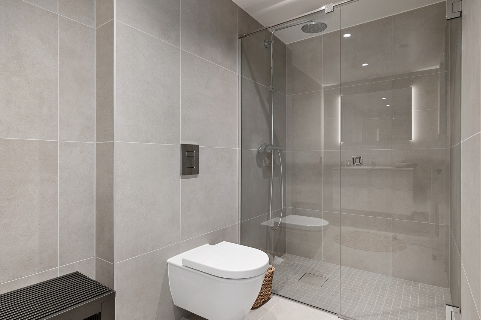 Her er det moderne og tiltalende fliser i 60x60 Galleribilde