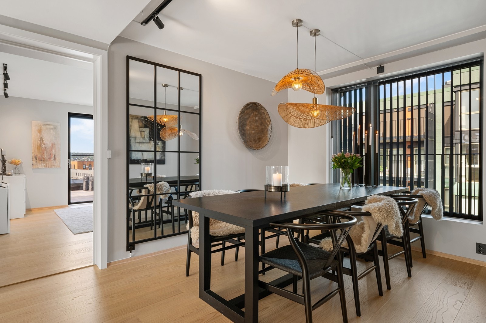 Fra spisestuedelen er det inngang til hovedsoverommet Galleribilde