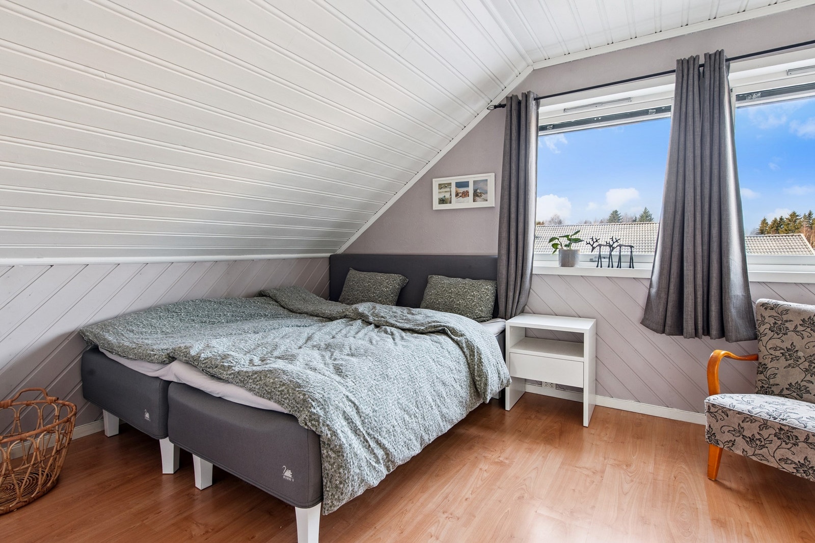 Etasjen har tre soverom. Galleribilde