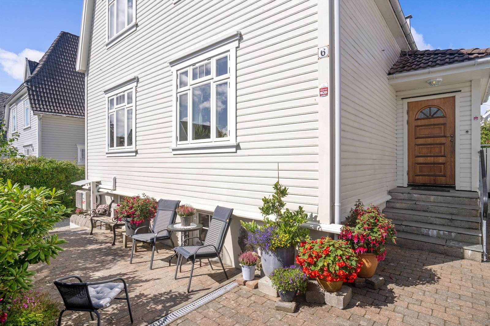 En flott uteplass til stor glede på gode og varme sommerdager. Galleribilde