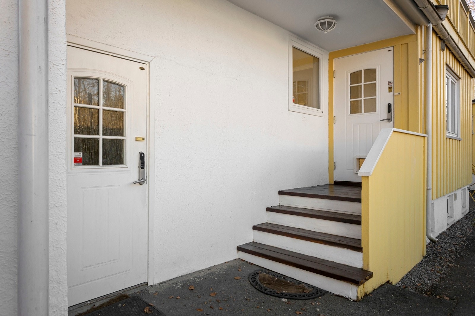 Det er etablert egen inngang til kjelleren. Galleribilde