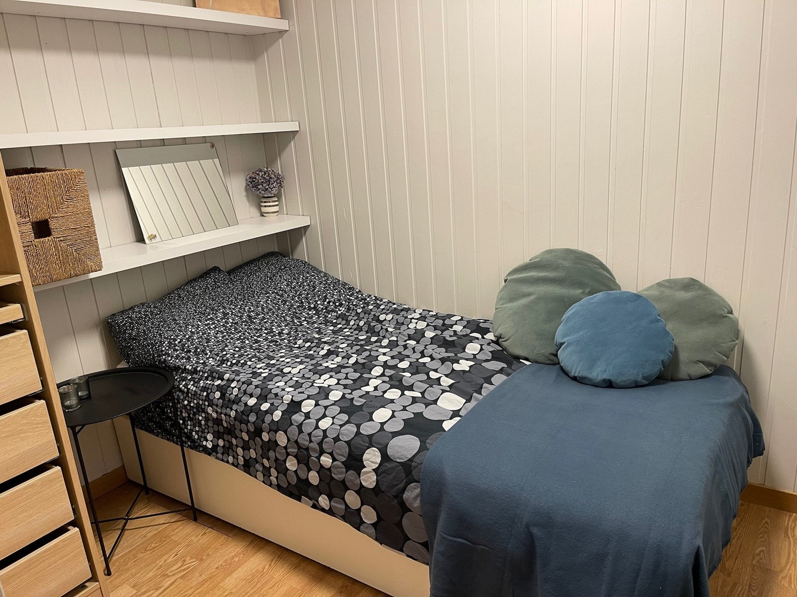 Soverom i hybel Galleribilde