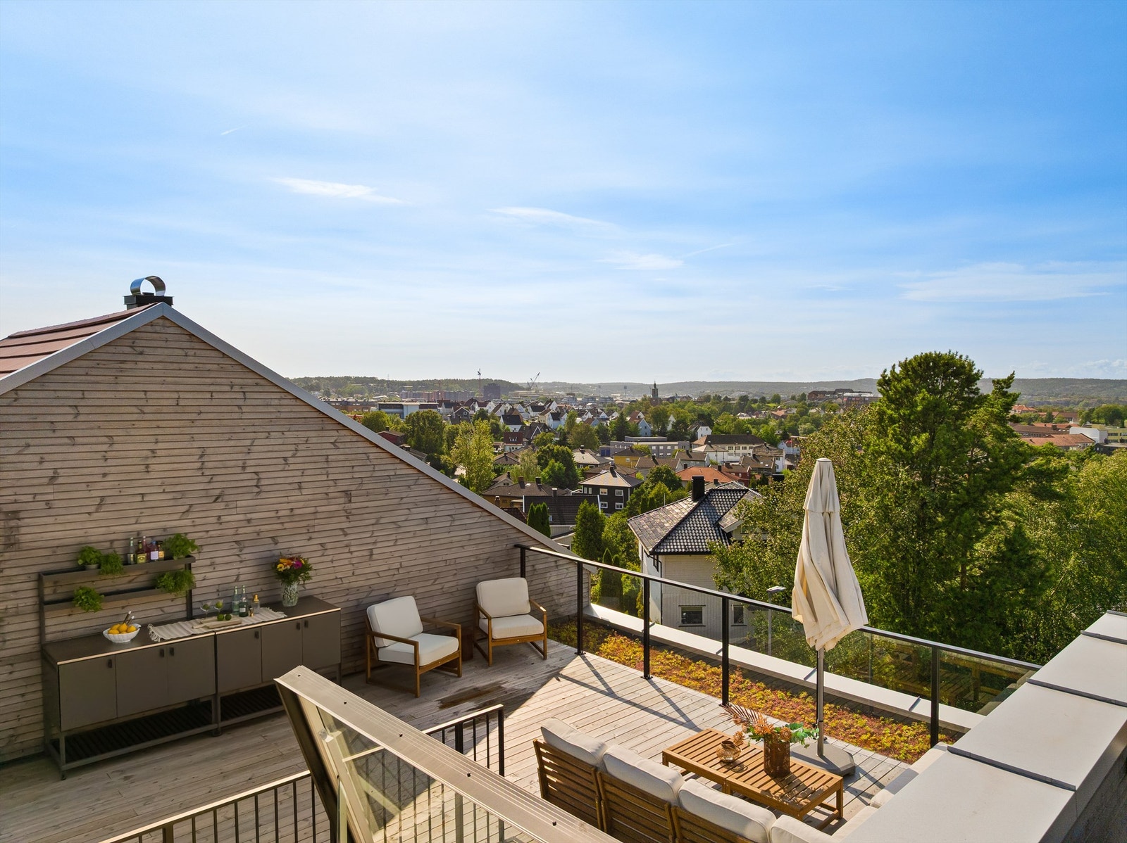 Privat takterrasse på over 40 kvm. med fantastisk utsikt. Galleribilde
