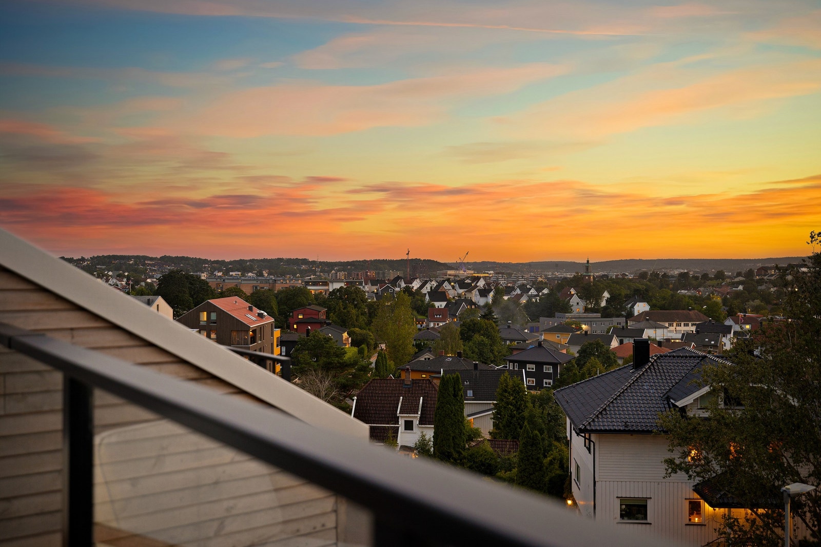 Vid utsikt over byen til blant annet Kråkerøy. Galleribilde