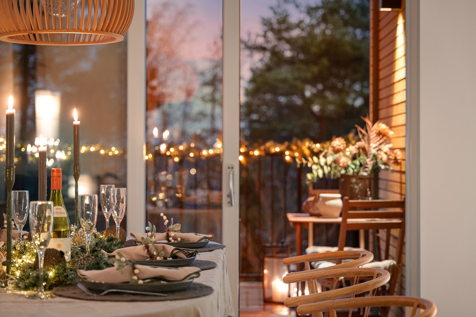 Detaljbilder fra spisestuen. Galleribilde