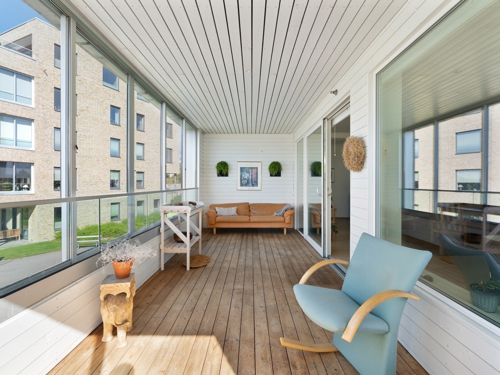 Her er det god plass til å innrede med utemøbler og beplantning. Galleribilde