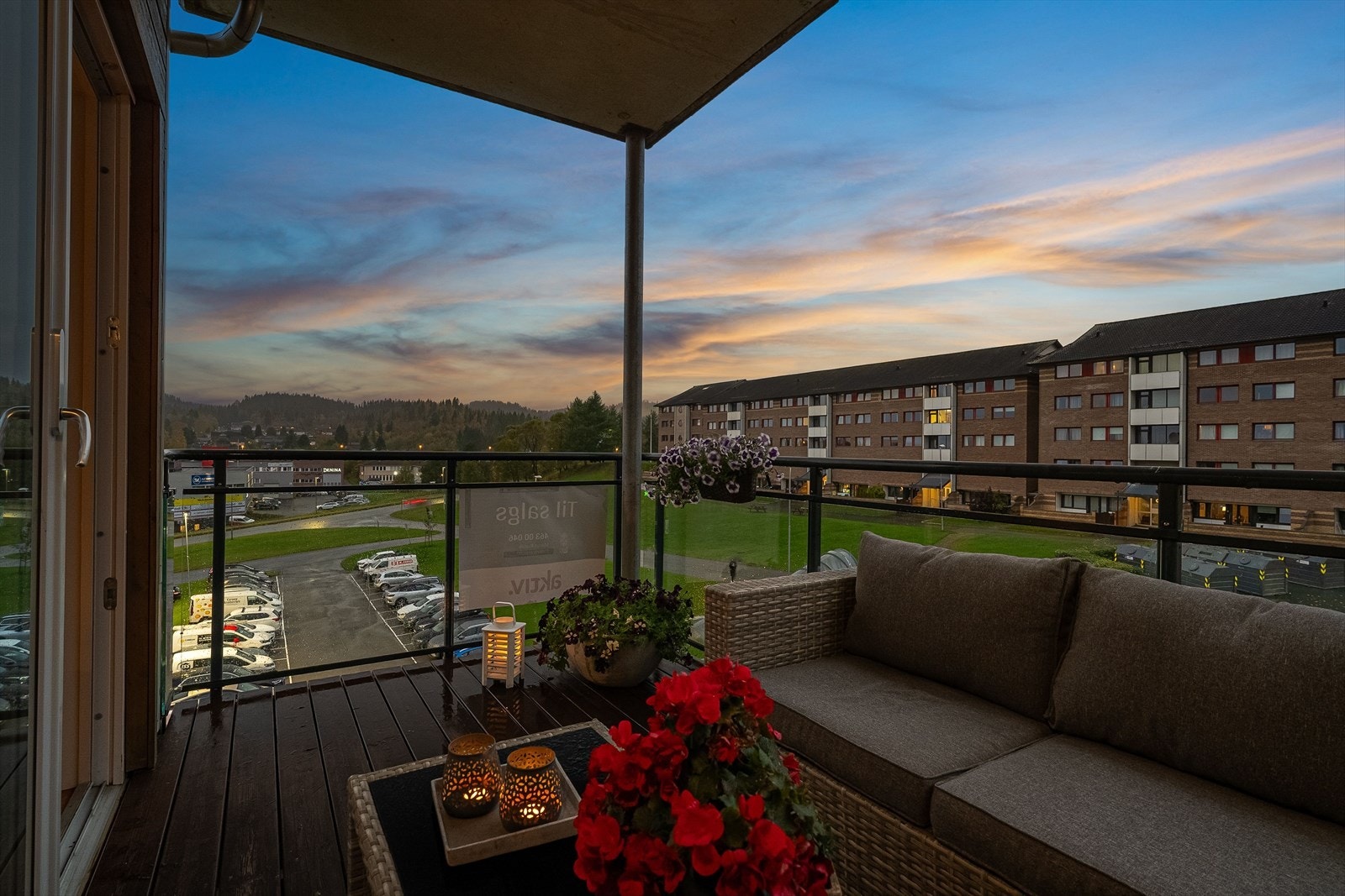 Kort vei til butikker, kollektivtransport og servicetilbud gjør hverdagen enkel. Galleribilde