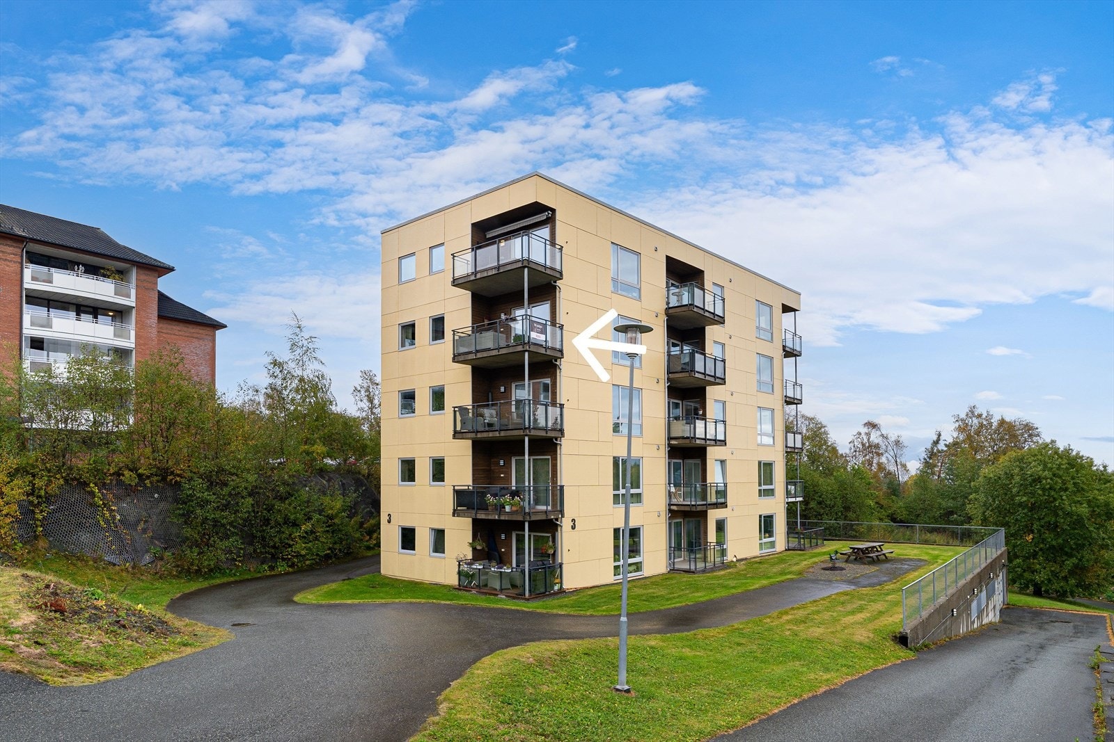 Treningssentre, idrettsanlegg og flotte turområder finner du rett i nærheten. Galleribilde